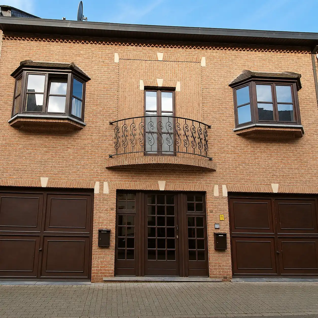 Ruim duplex appartement 130m²  met terras, inpandige garage en kelder in Geraardsbergen centrum. foto 8