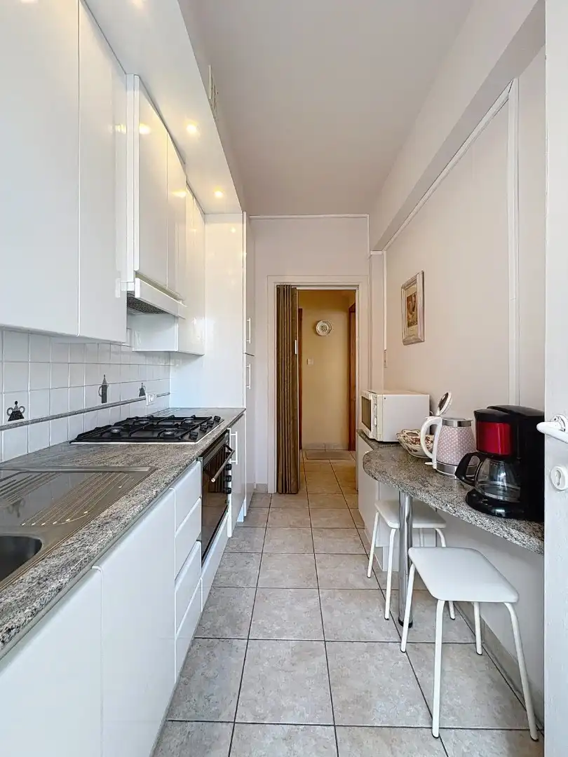 Lichtrijk hoekappartement op enkele meters van zee  foto 4