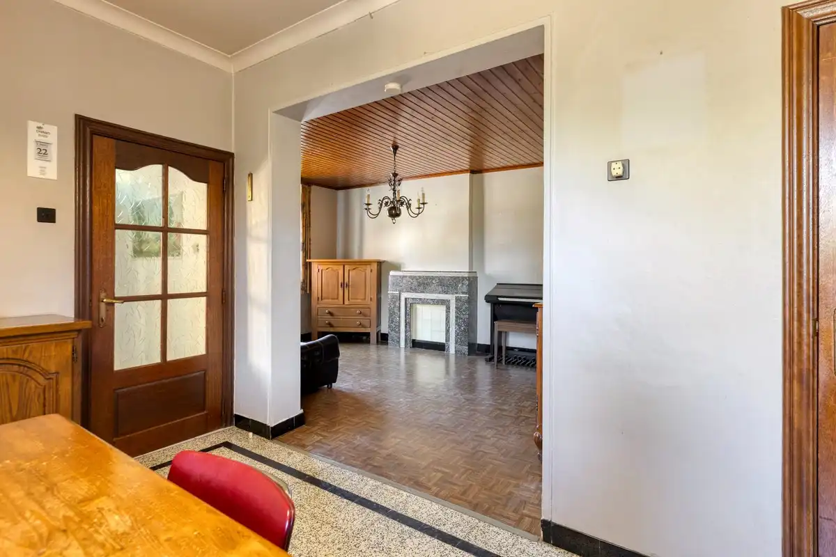 Te renoveren woning met veel potentieel op rustige ligging foto 5