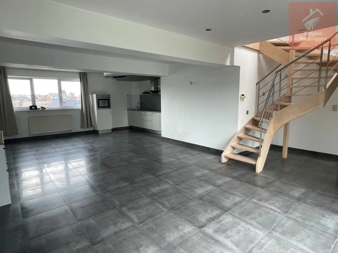 Stijlvol duplex-appartement met 2 slaapkamers op 4de verdieping in hartje Aalst foto 4