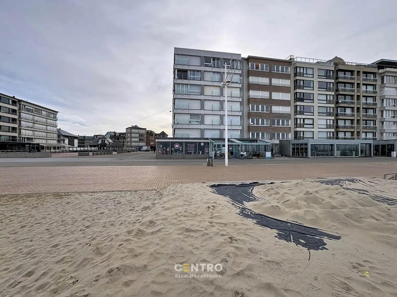 Verkoop handelspand IJssalon - Tearoom 't Zwart Schaap te Sint-Idesbald! foto 28