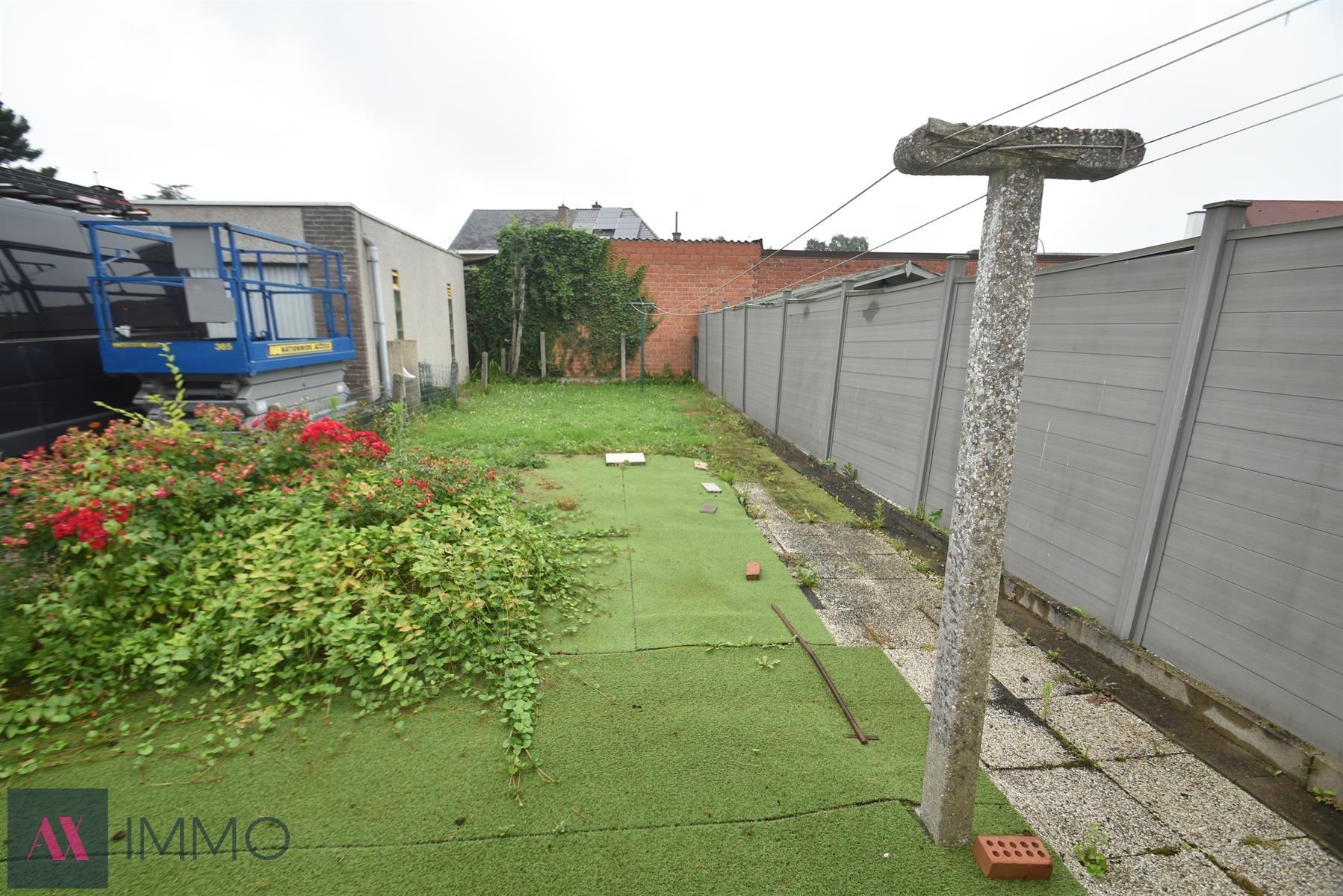 Centr. en rustig gel.woning met 3 slpk., gar., tuin en oprit op 4 are 80 ca foto 20
