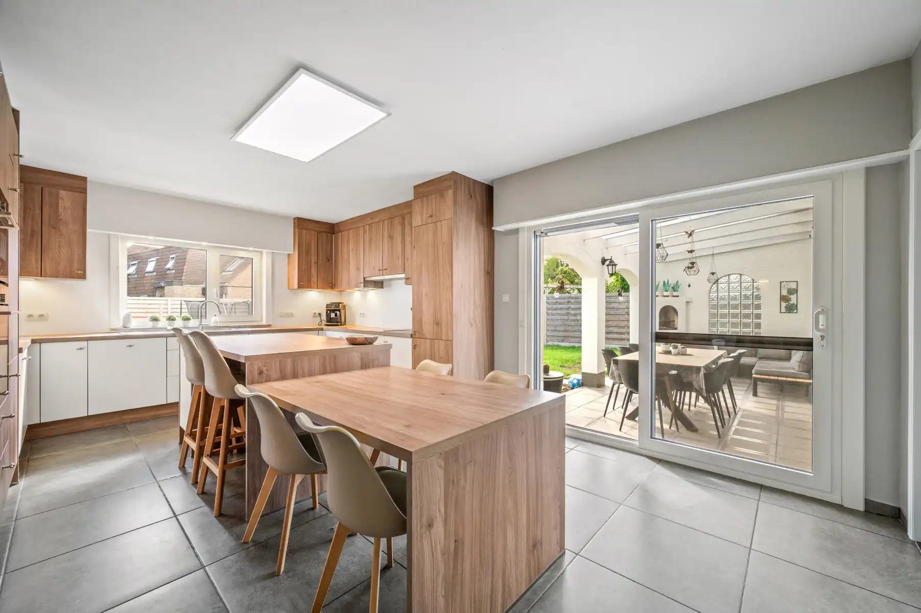 Interessante gerenoveerde woning te HOUTVENNE foto 10