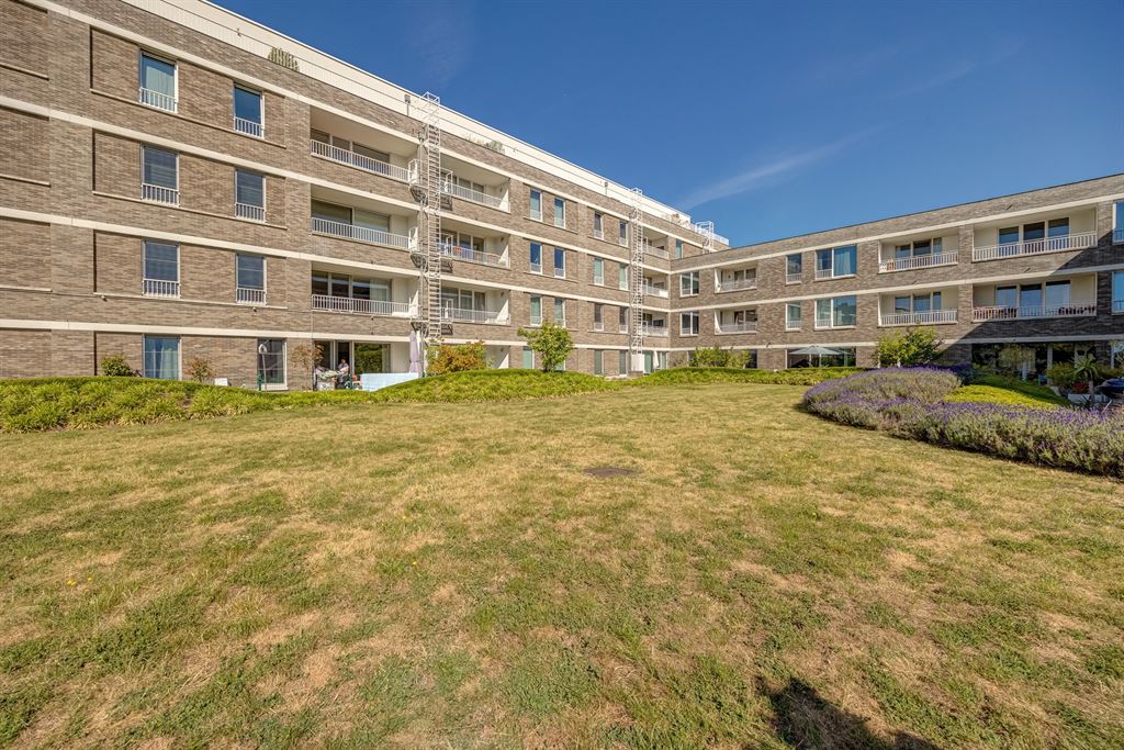 Recent appartement met terras en binnentuin foto 15