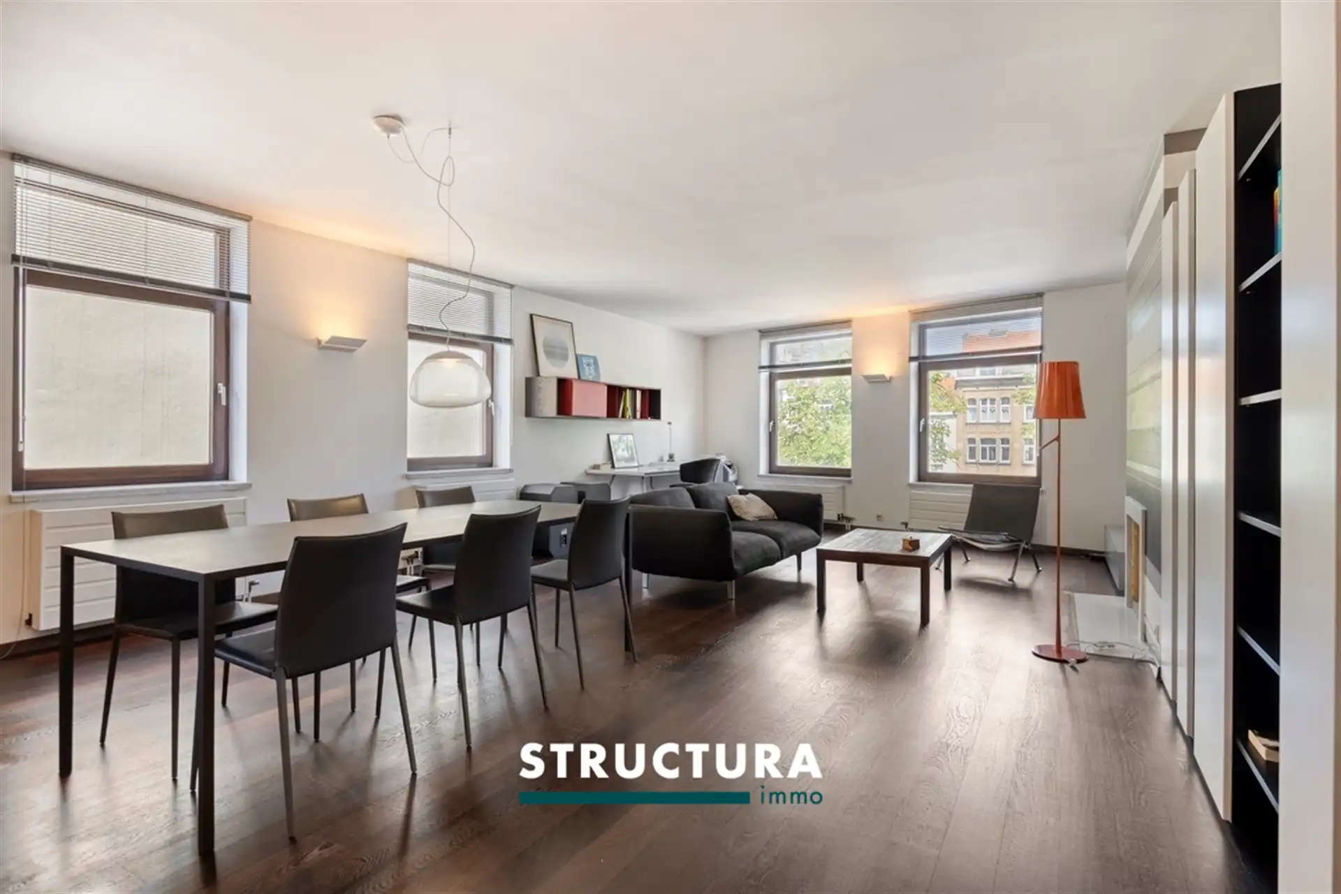Bent u op zoek naar een ruim, modern en charmant appartement in het hart van Brussel?  foto 3