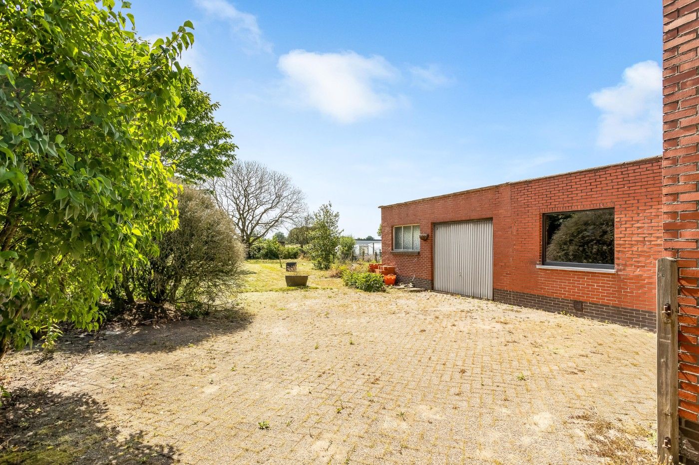 Verrassend ruime, te renoveren HOB met 5 slpk., garage/loods en tuin foto 25