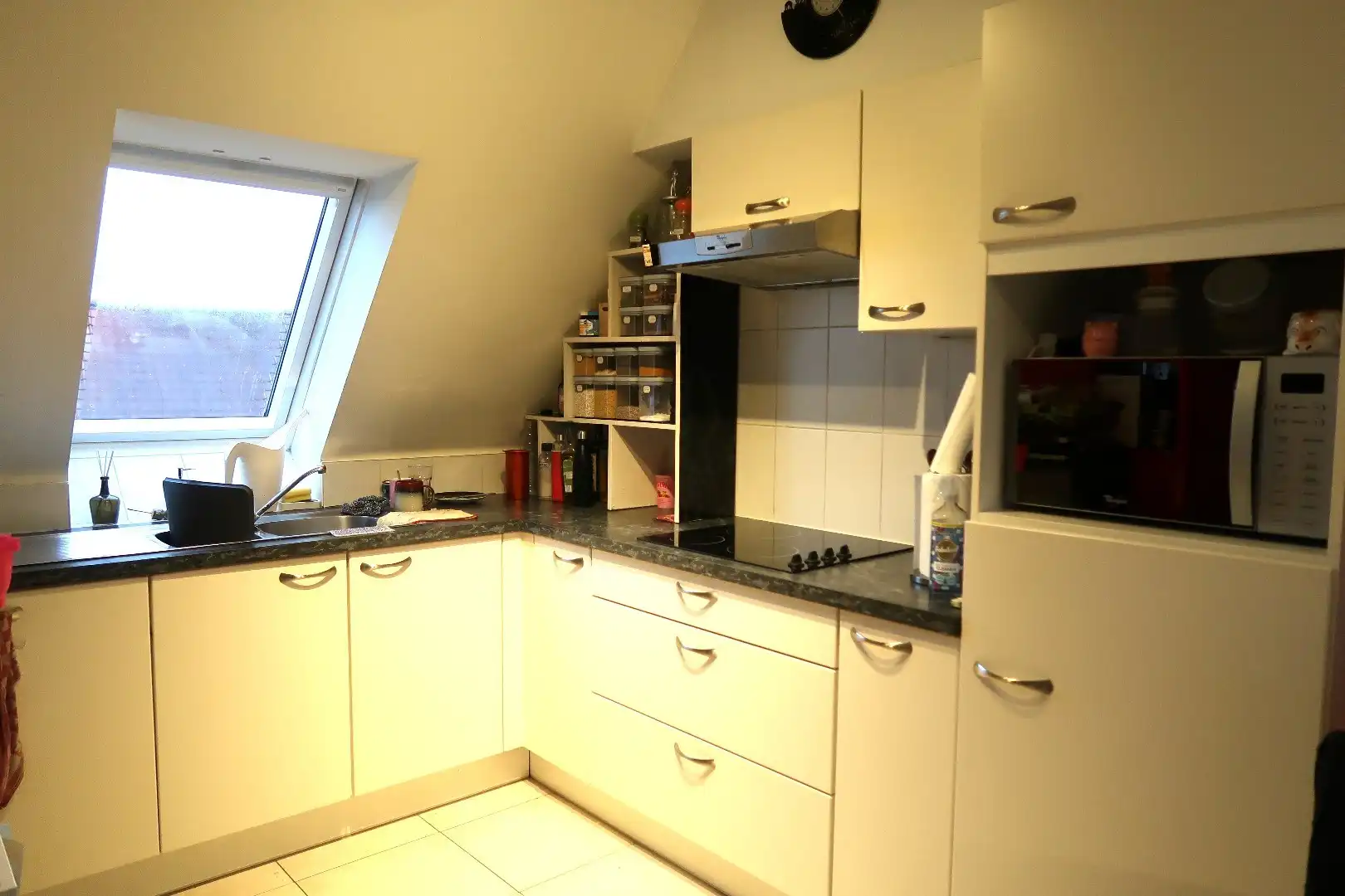 Lichtrijk duplexappartement foto 3