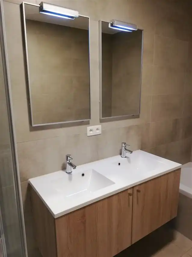 Gelijkvloers app. met 2 slpk., terras en garage, rustigere ligging foto 10