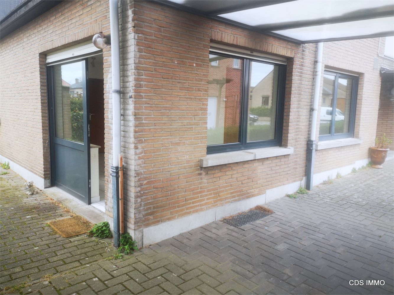 RUIME STUDIO met private TUIN en CARPORT foto 11
