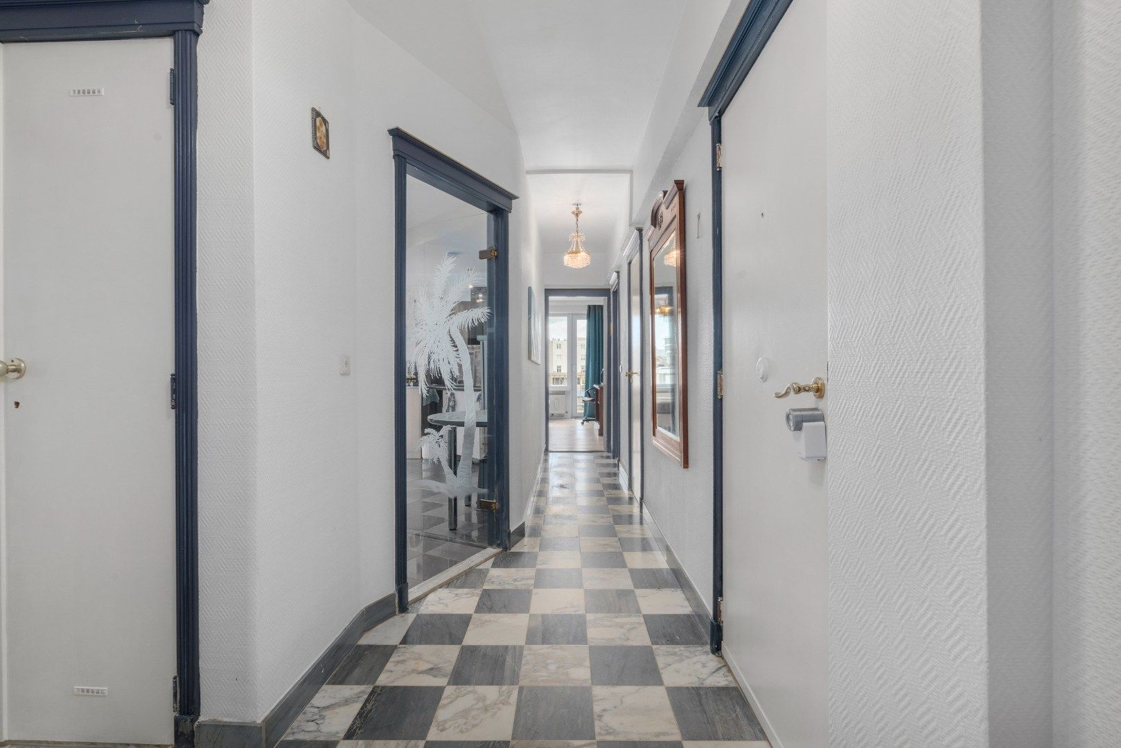 Appartement met 2 slaapkamers te koop in hartje Oostende – Wapenplein foto 8