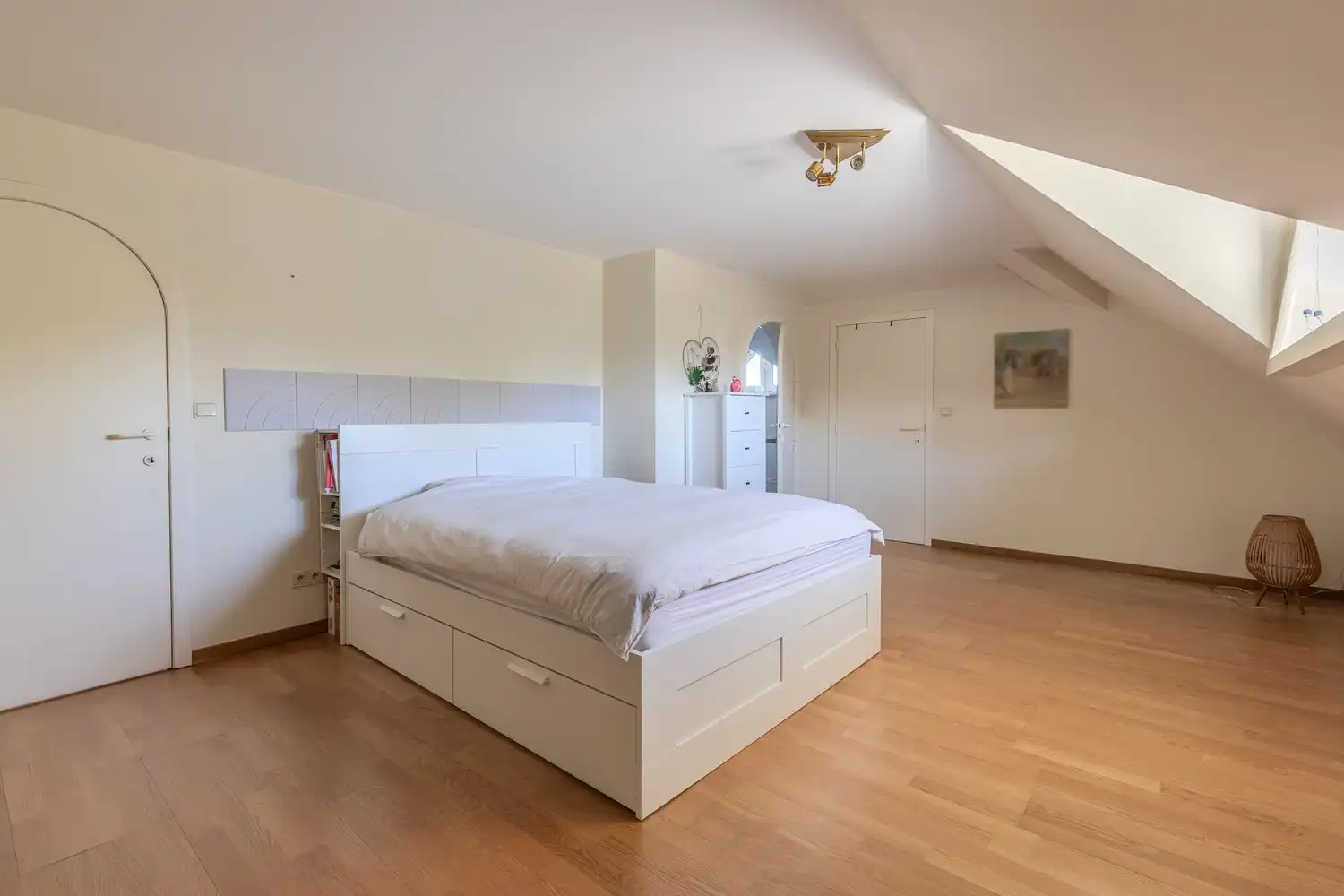 Ruime, instapklare vrijstaande woning met 5 slaapkamers en 3 badkamers in het gezellige Neerharen! foto 28