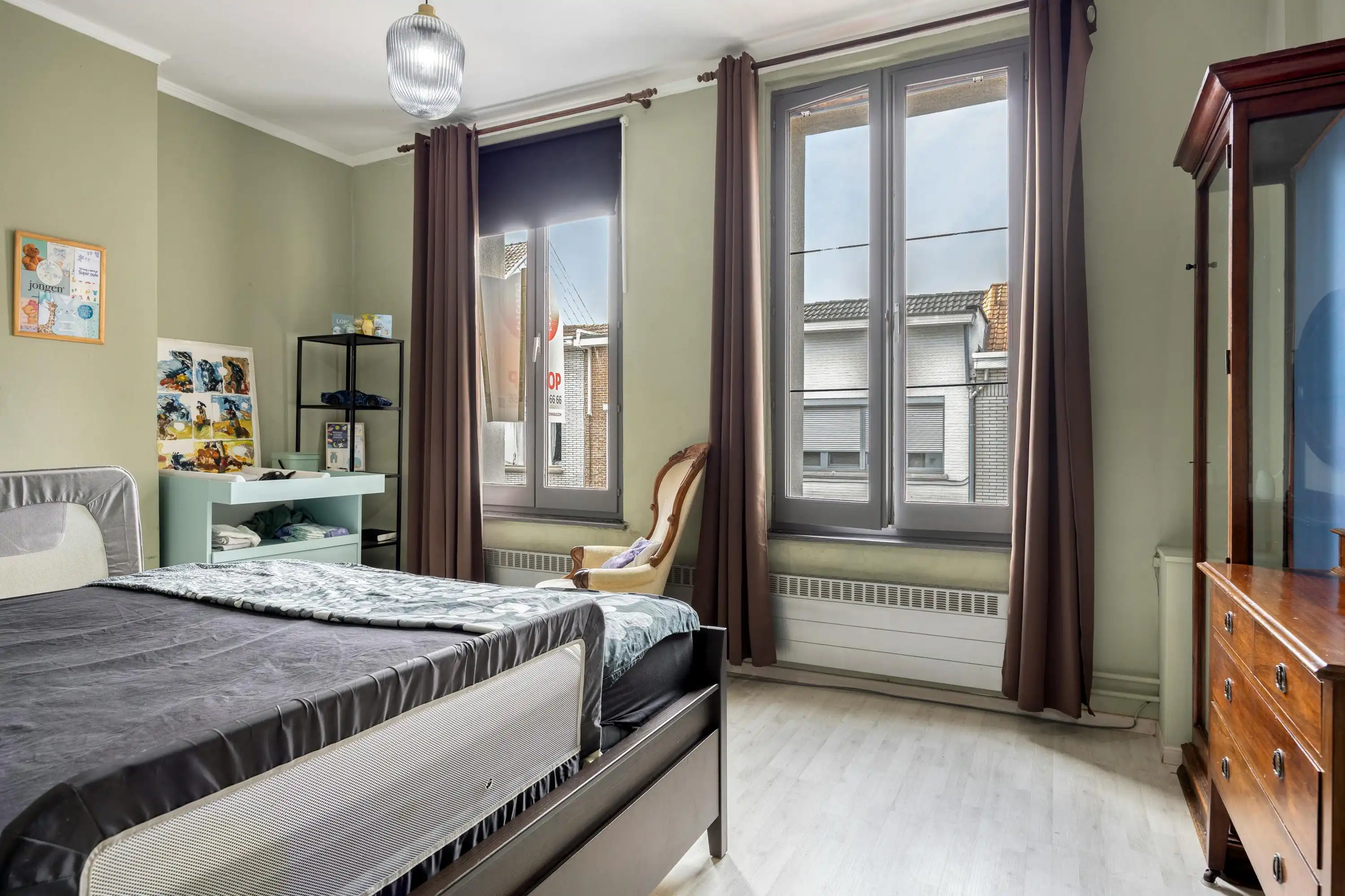 Huis met 4 slaapkamers en stadskoer te Deurne! foto 8