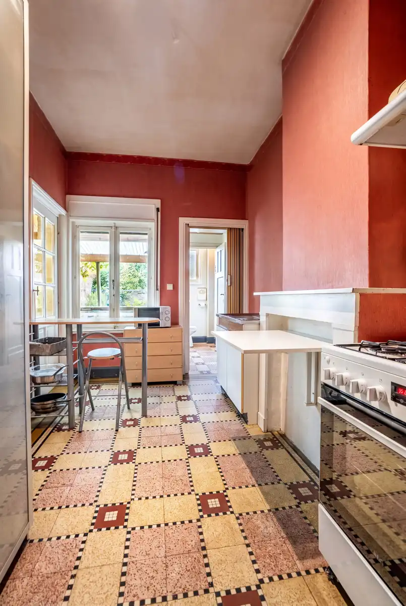 Charmante woning met 3 slaapkamers en ommuurde tuin in Halle foto 9