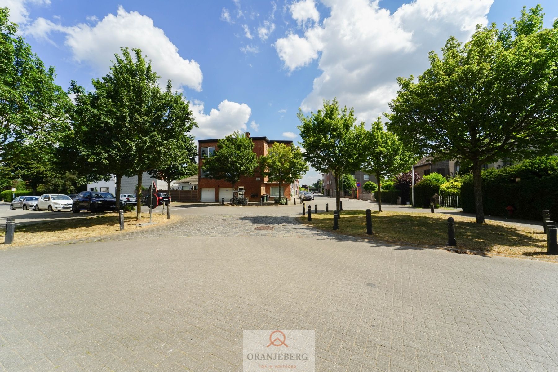 Lichtrijke studio met terras Sint-Amandsberg! foto 16