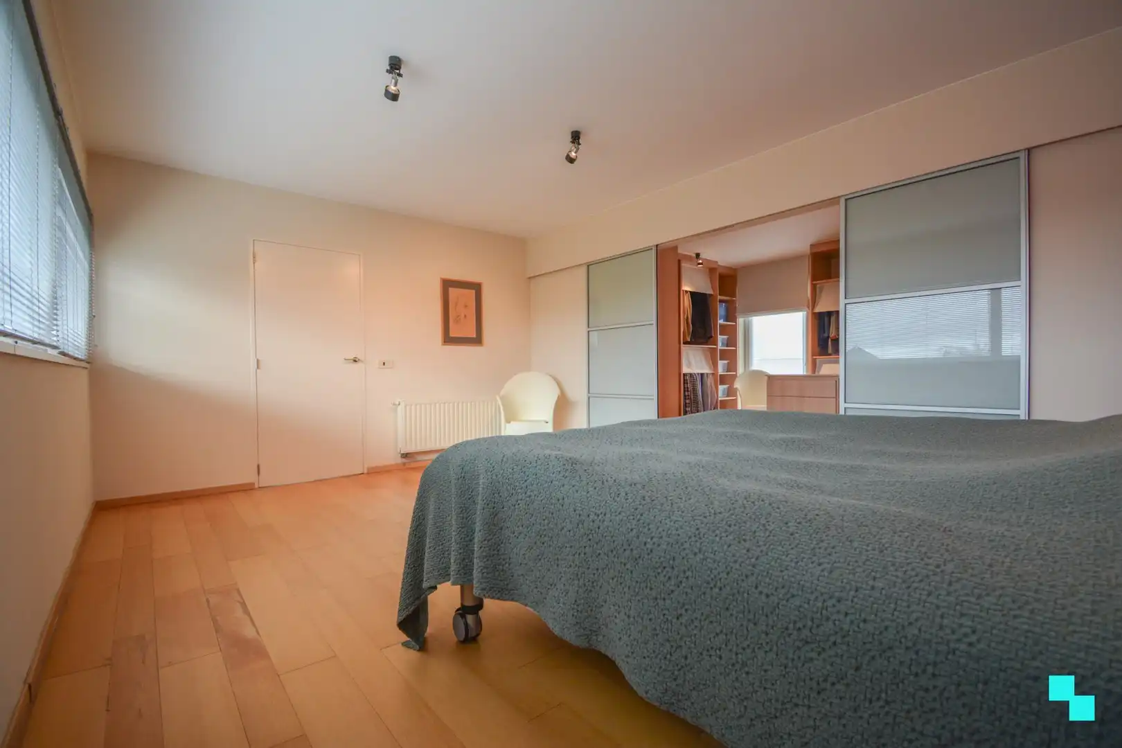 Bijzonder lichtrijke en verrassend ruime villa te Hooglede foto 21