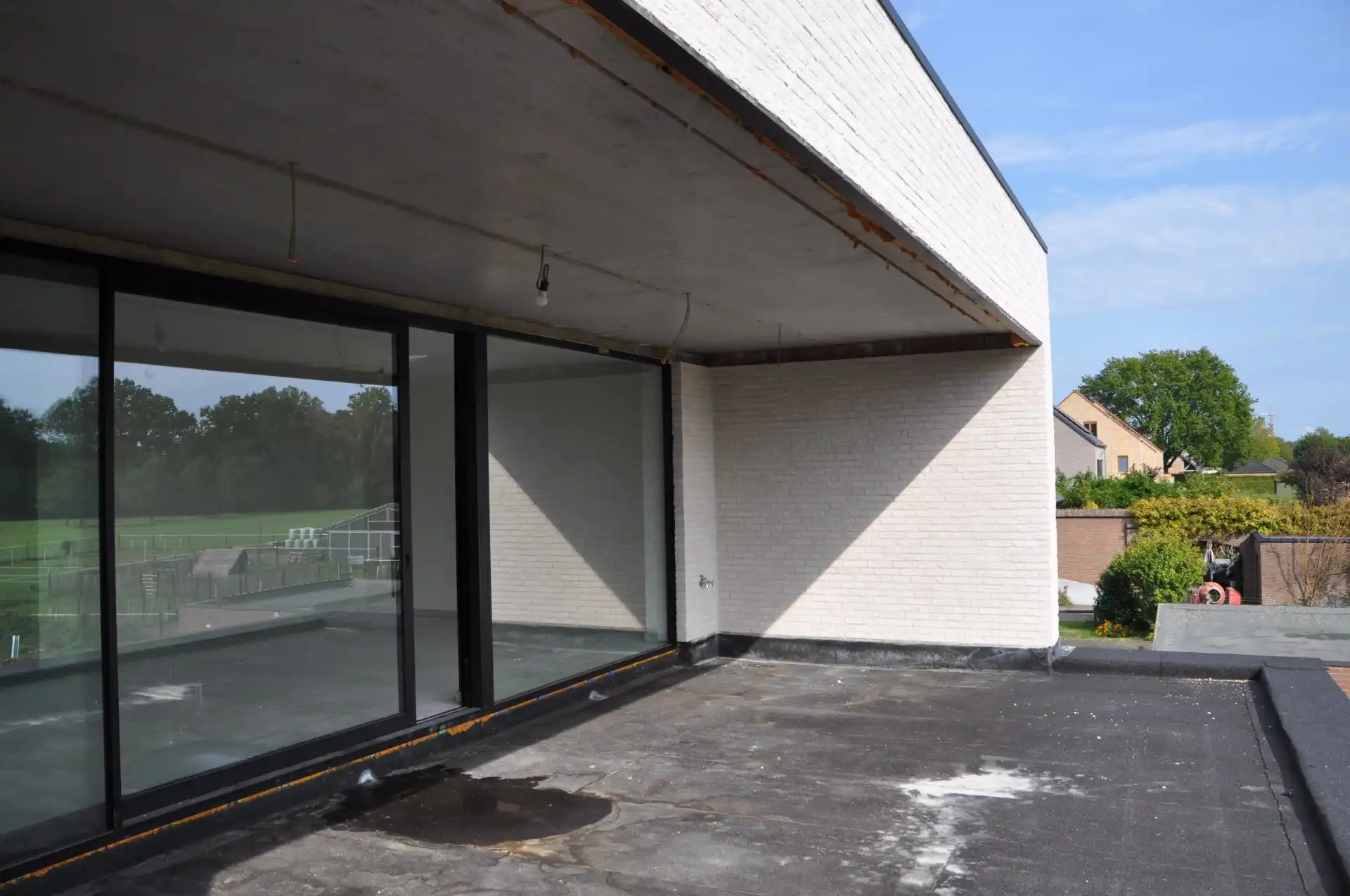 1.2 EXCLUSIEF  NIEUWBOUWAPPARTEMENT MET 2 SLPK’S EN RUIM TERRAS IN LINKHOUT foto 3