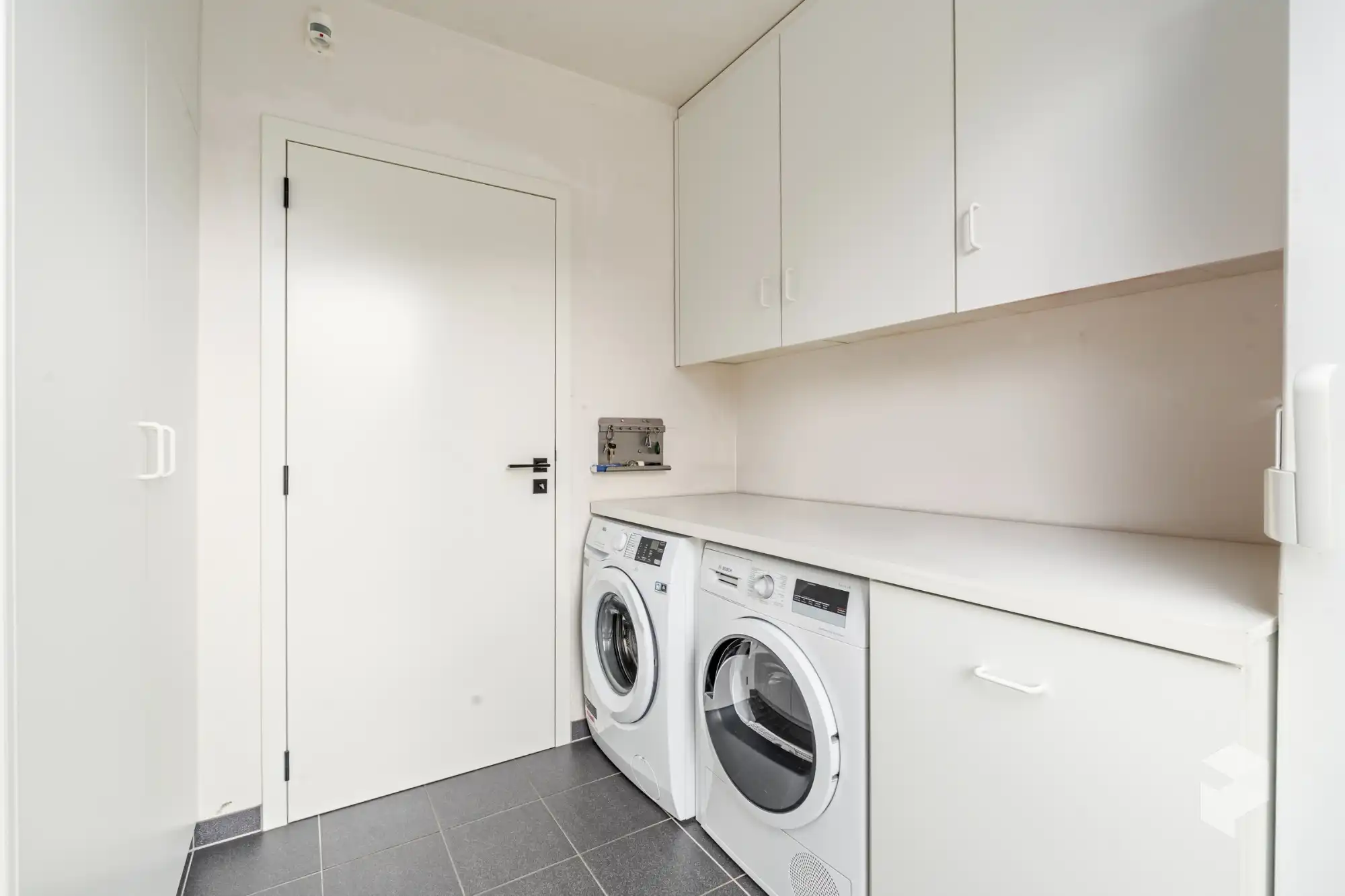 Recente (bj. 2023) royale woning met 4 SLPK (5 mogelijk) en grote tuin (EPC A) foto 10