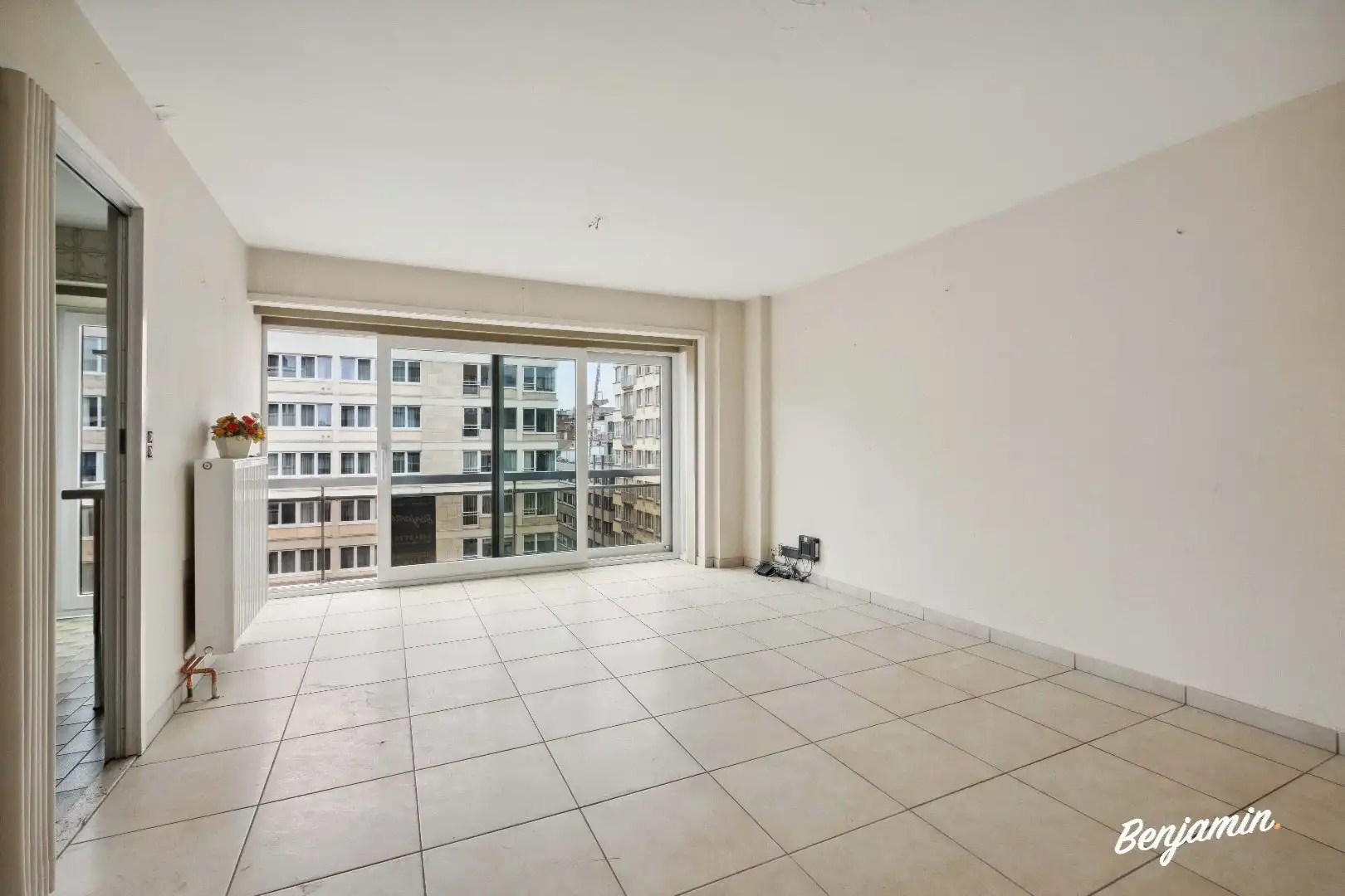 Instapklaar appartement met 2 slaapkamers, balkon en berging op centrale ligging in Oostende foto 3