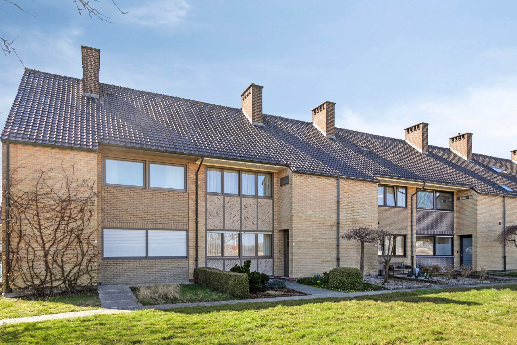 Gezellige instapklare woning met garage ! foto 2