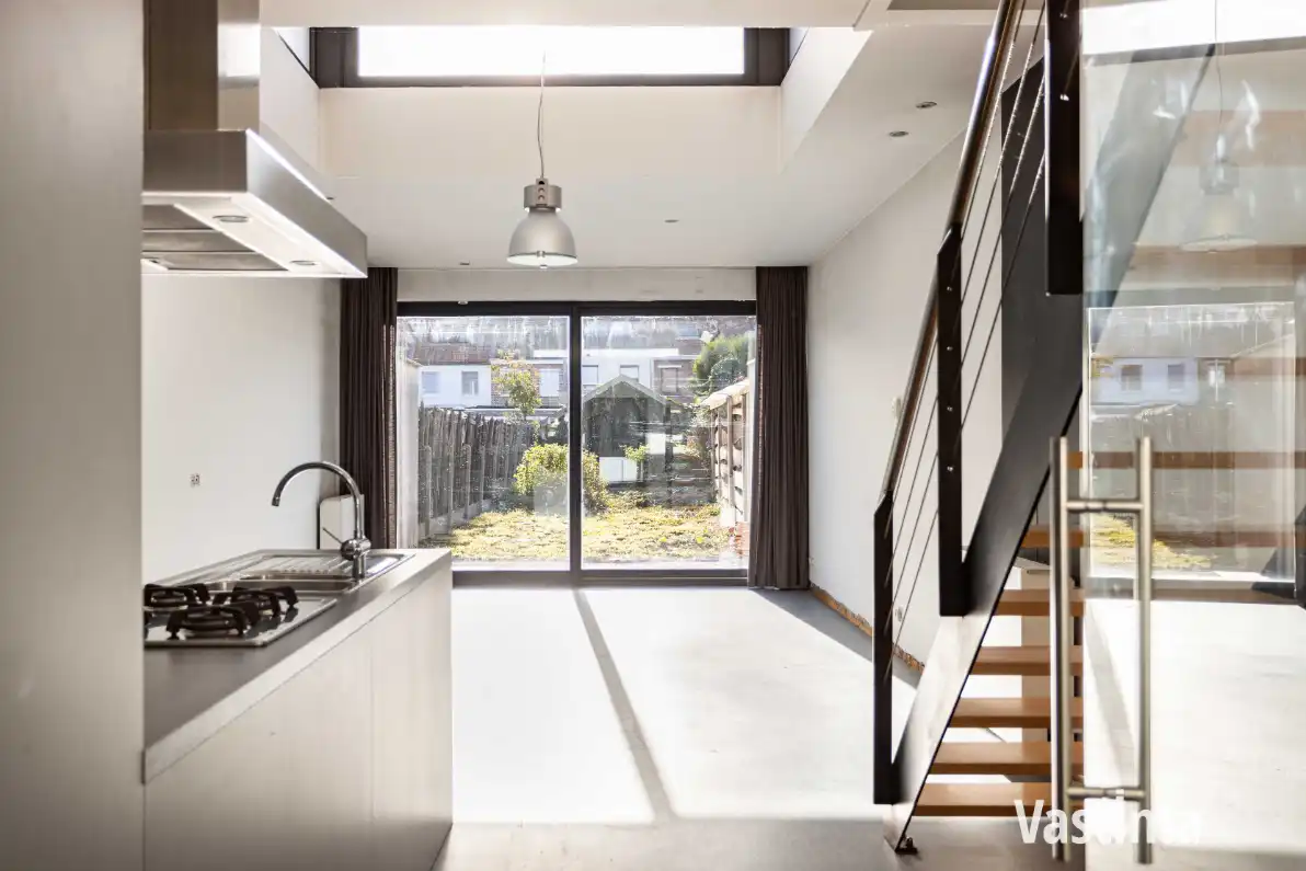 Recente stadswoning met tuin en 2 slaapkamers foto 2