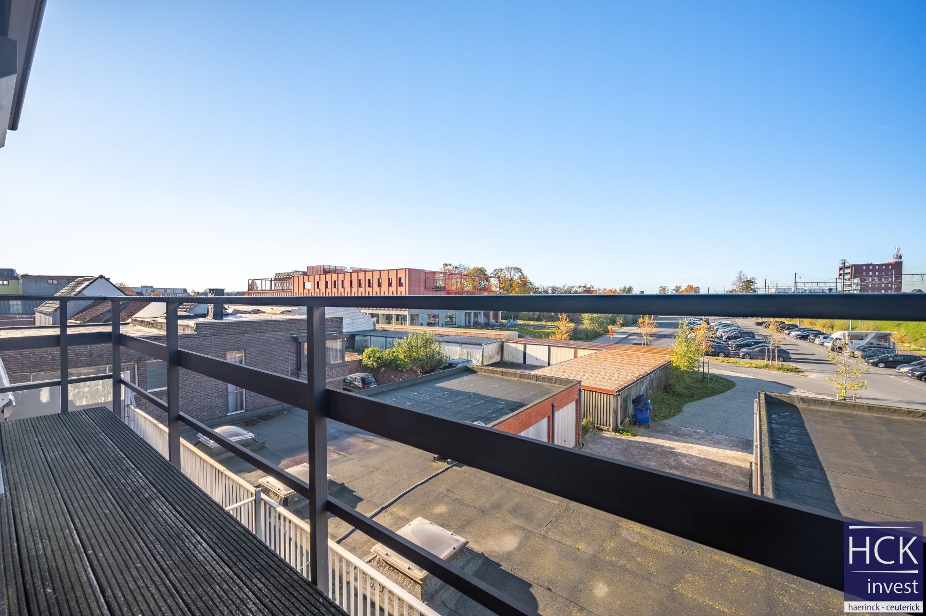 DEINZE - Luxueus afgewerkt APP. met 2 SLPK. én garagebox op toplocatie foto 14