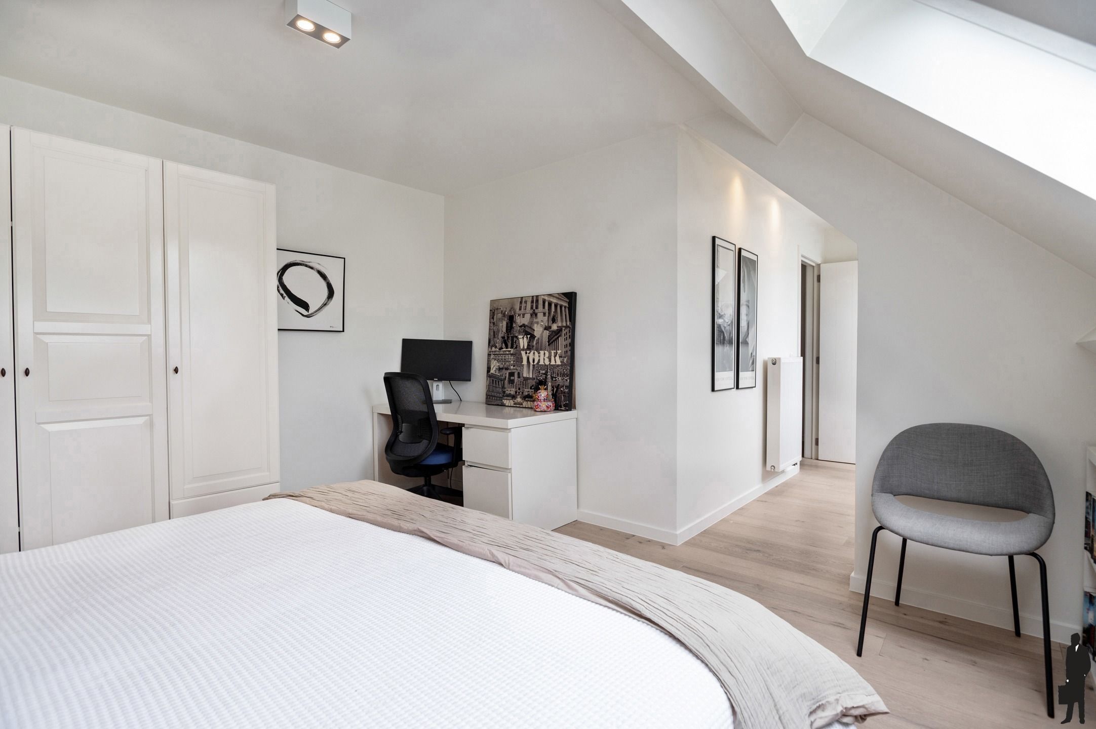 Prachtige familie villa op toplocatie met zwembad en ZW tuin foto 24