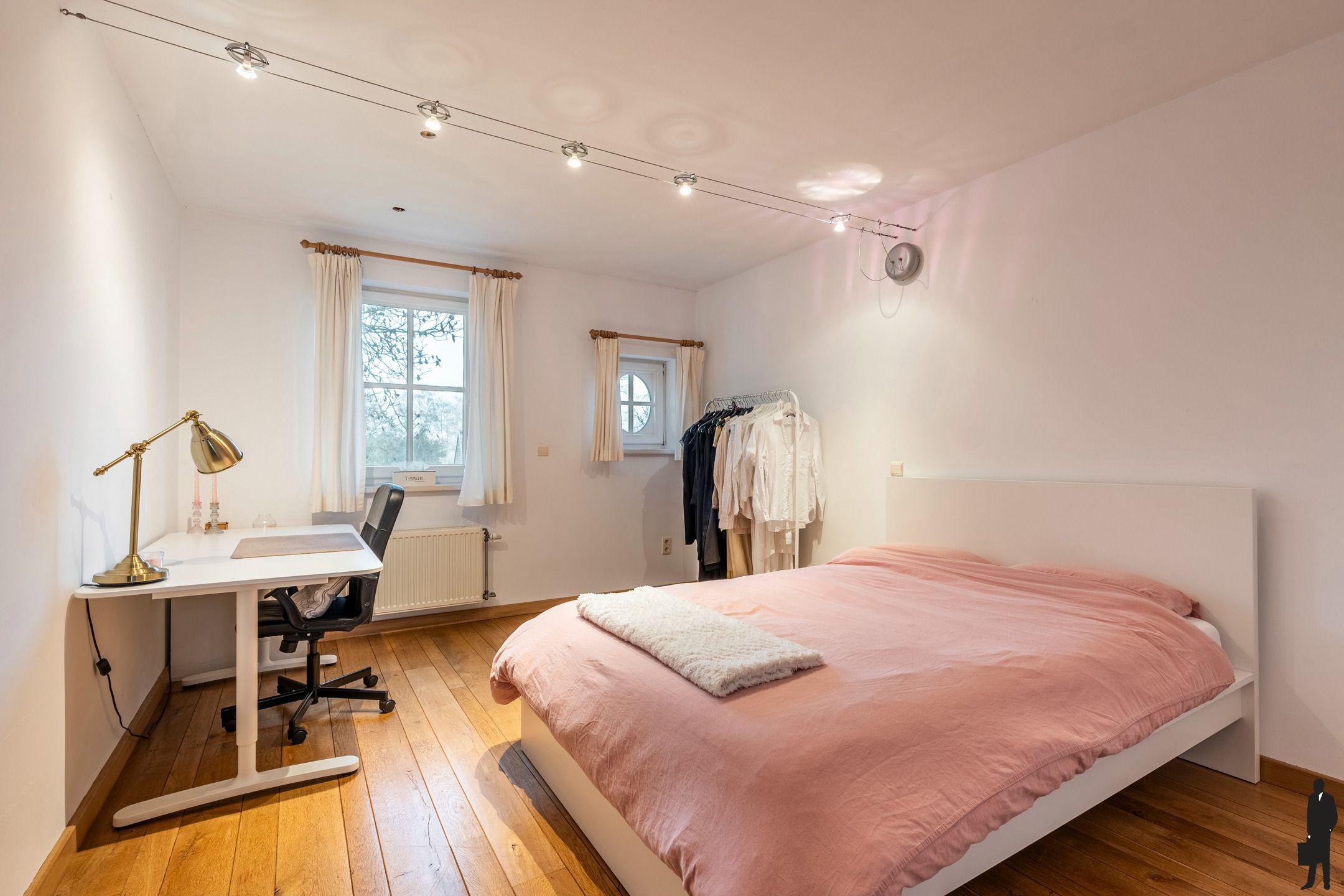 Villa met 4 tot 5 slaapkamers, weiland en paardenstallen (2) foto 19