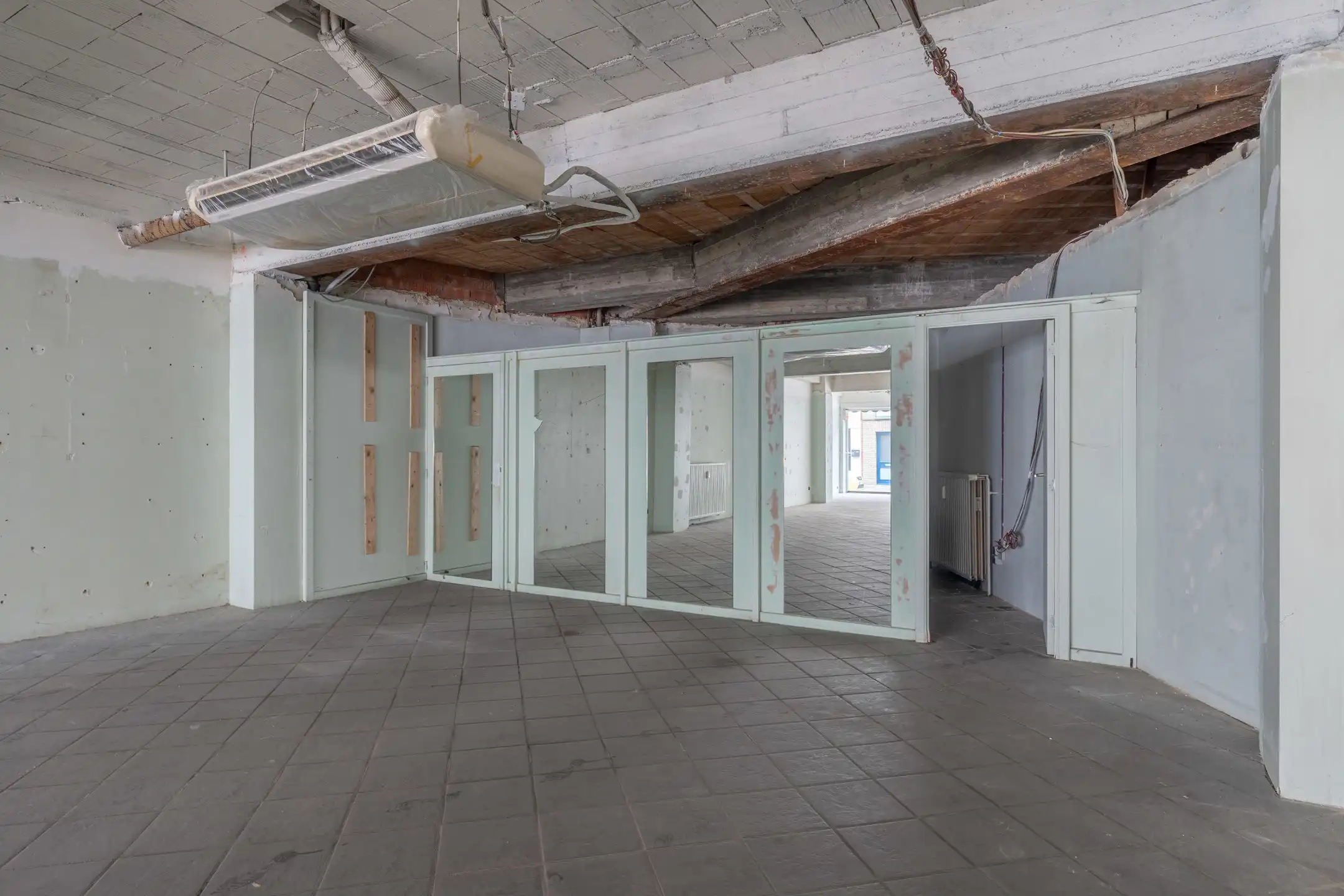 Ruim handelspand met mooie vitrinebreedte, op toplocatie! foto 9