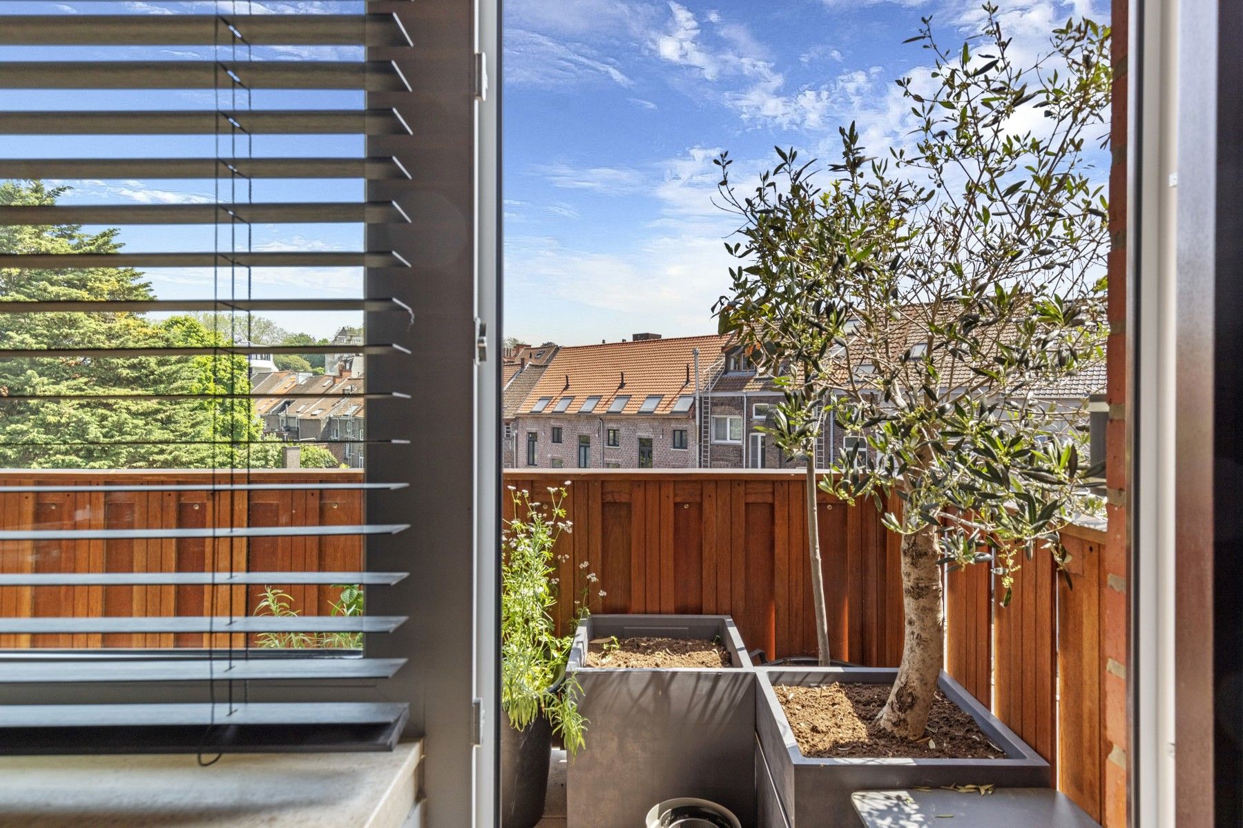 Uiterst smaakvol 1-slk appartement met zuidterras + garage foto {{pictureIndex}}