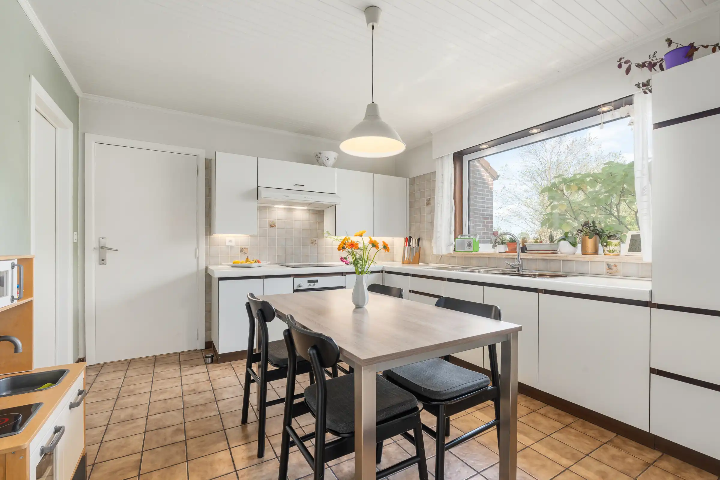 Uitstekend onderhouden woning op 1.267 m² in Lievegem foto 9
