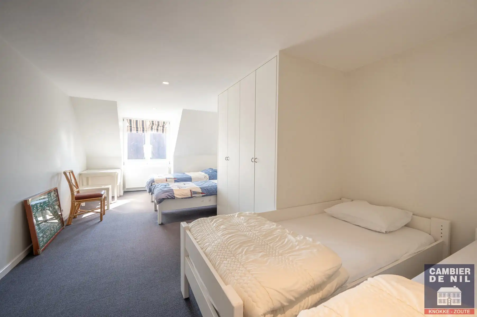 Ruime, gemeubelde koppelvilla aan de Royal Zoute Tennisclub. foto 32