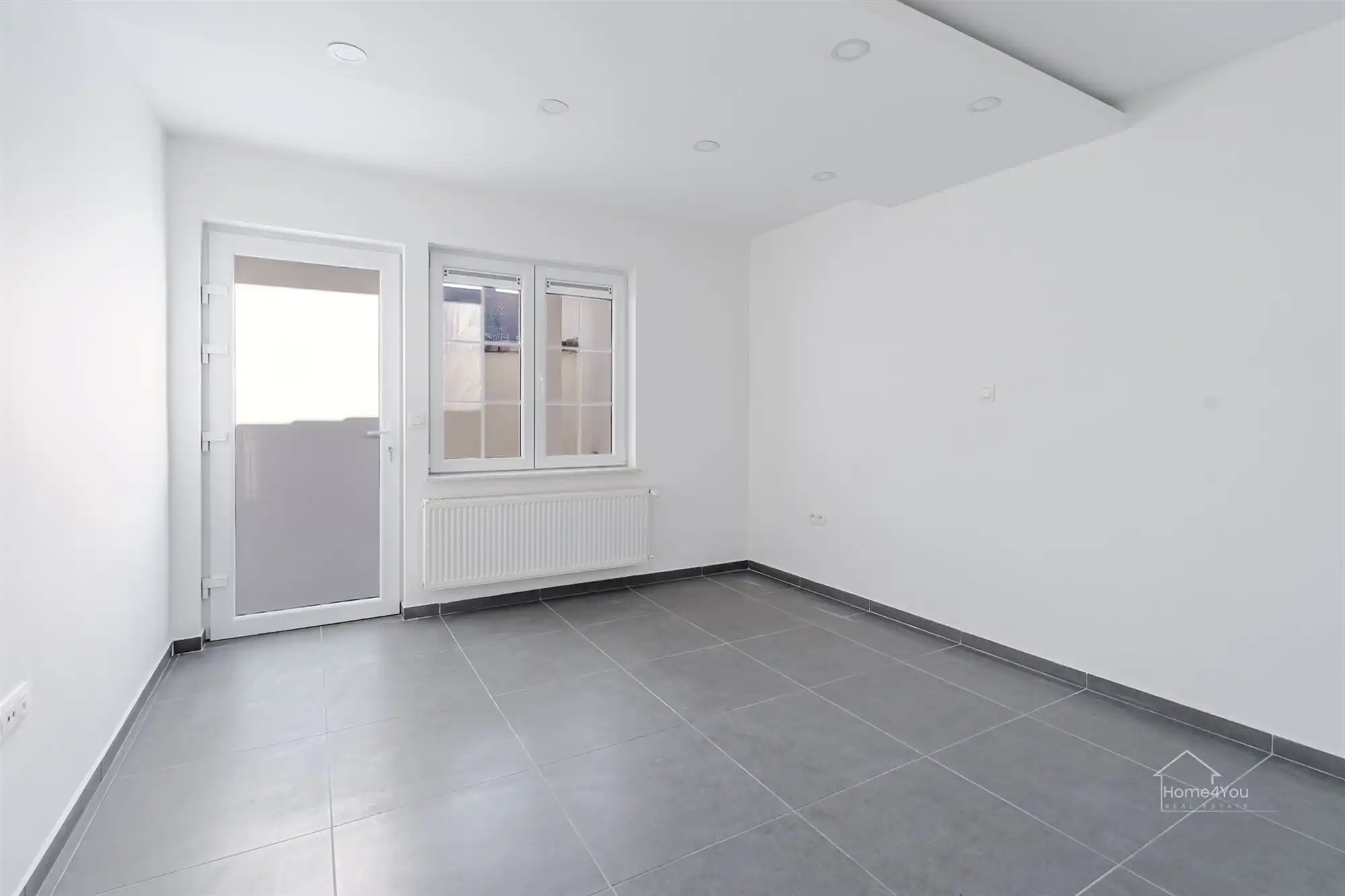 Volledig vernieuwd GLV appartement, terras en 2 slaapkamers  foto 10