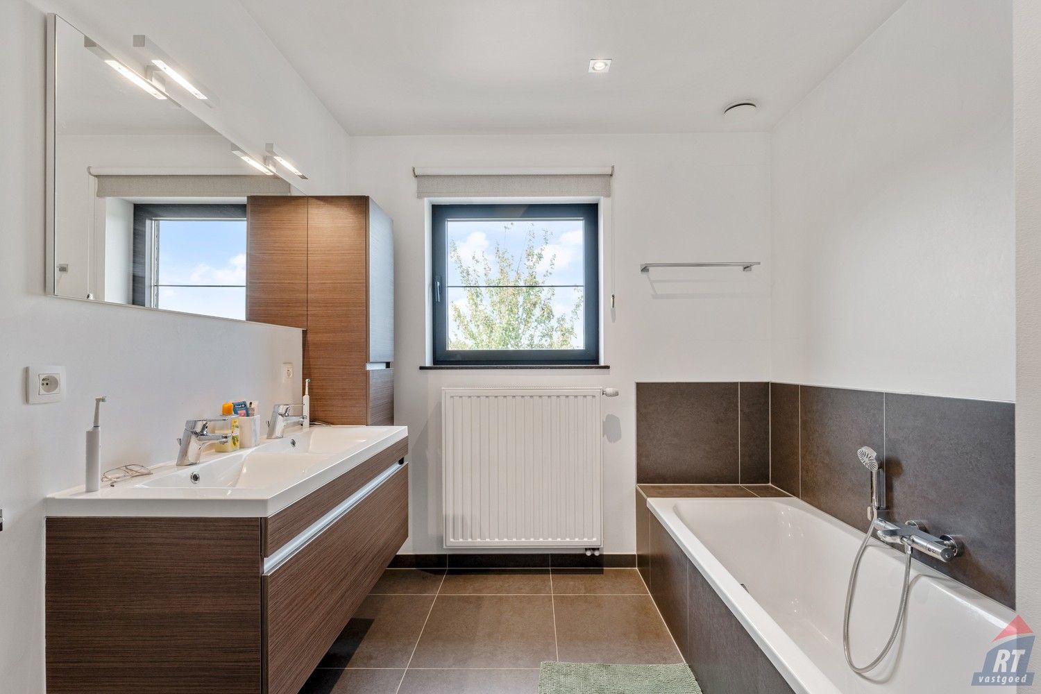 Moderne, energiezuinige woning met 4 slaapkamers en zonnepanelen in Sint-Truiden foto 15