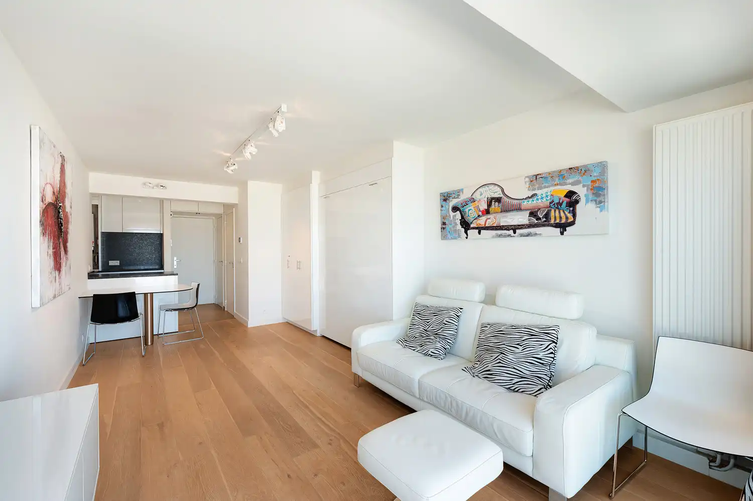 Recent gerenoveerde studio met frontaal zeezicht – Residentie The Beach, Zeedijk, Duinbergen foto 6