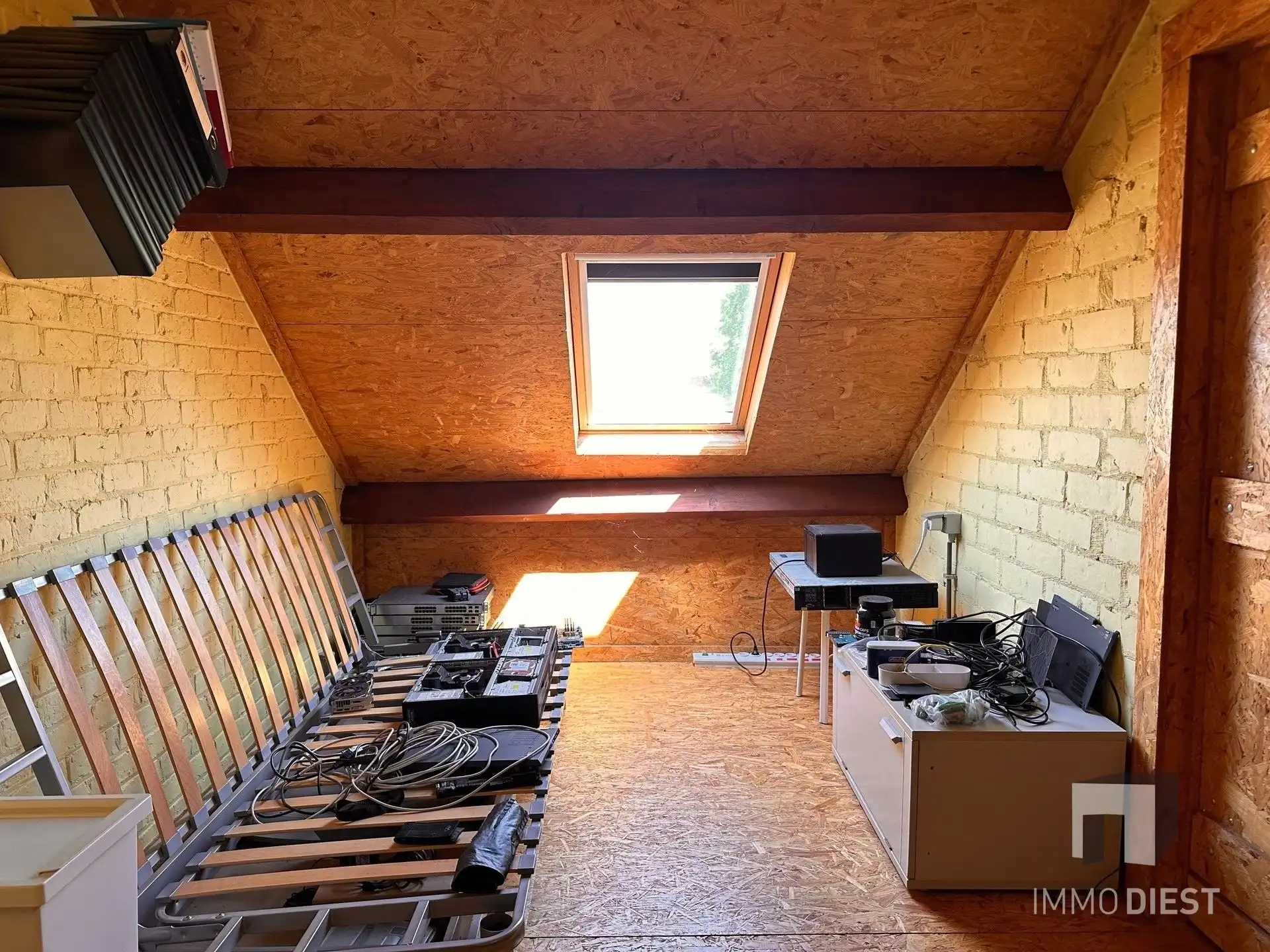 Zonnige woning met 3 slpks, garage en tuin foto 30