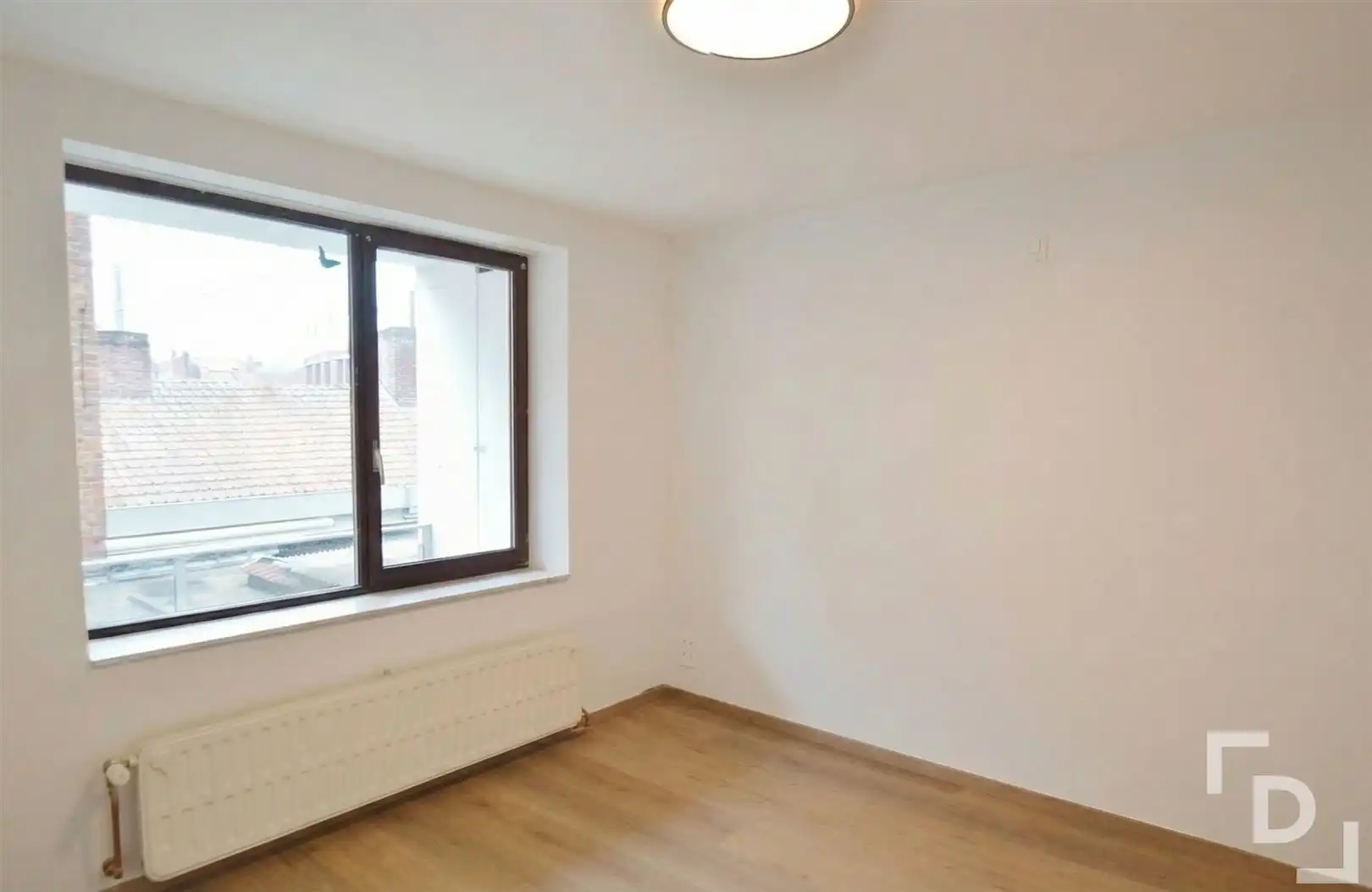 Gerenoveerd appartement in hartje Ieper foto 9