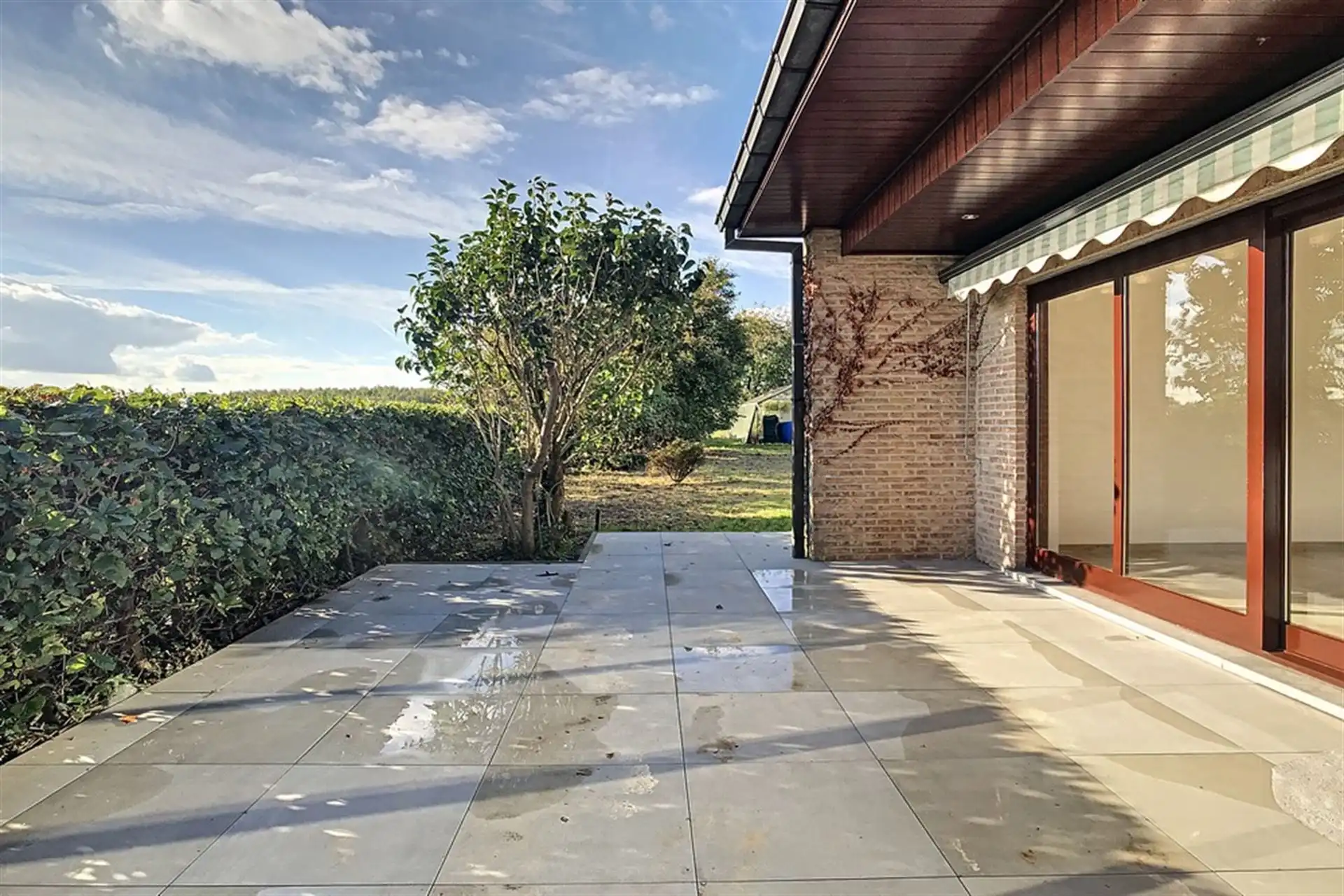 Gerenoveerde en rustig gelegen villa  foto 26