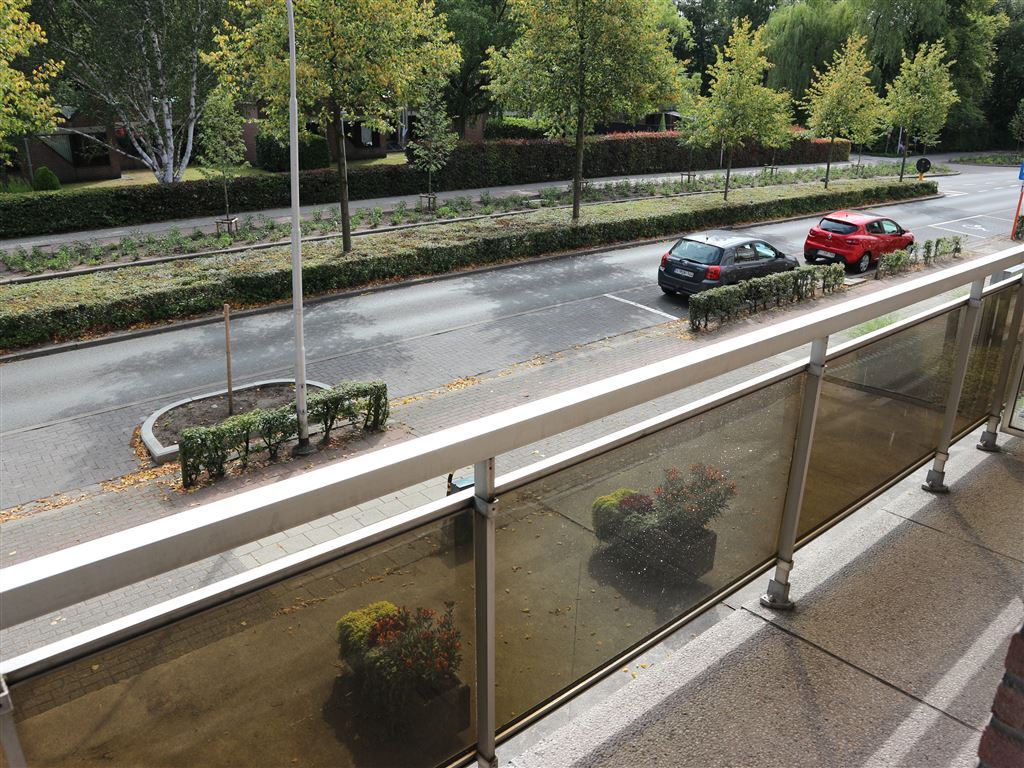 Ruim appartement op 1e verdieping met lift foto 15