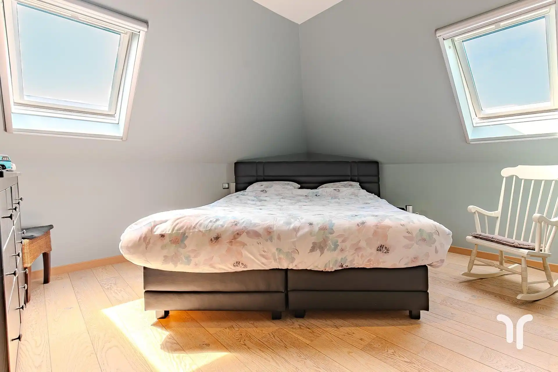 Instapklare, open bebouwing met 4 slaapkamers en prachtig open uitzicht, gelegen op een invalsweg. foto 14