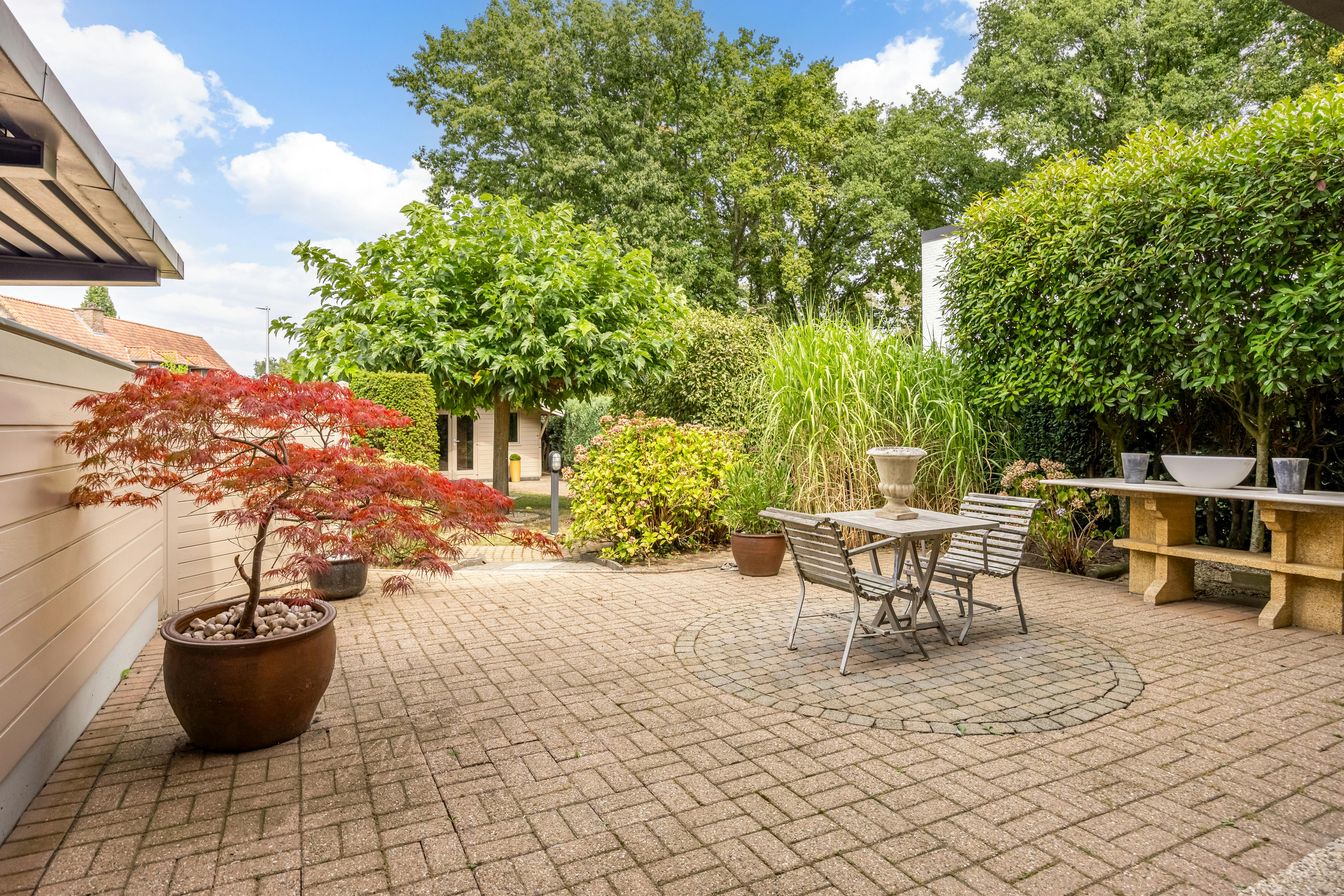 Uitzonderlijke villa met praktijk op toplocatie in Hasselt foto 36