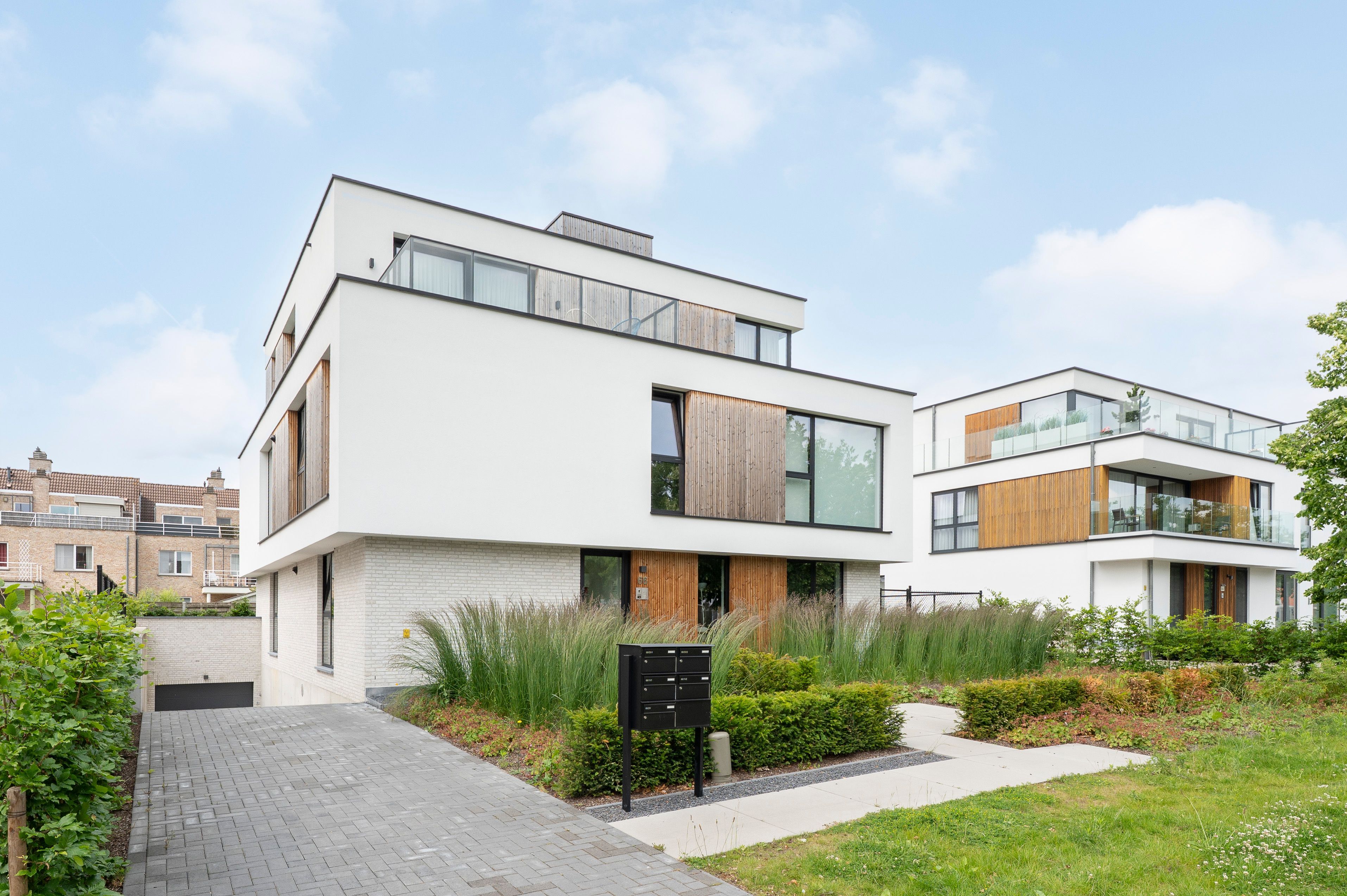 Instapklaar nieuwbouwappartement met 2 staanplaatsen en kelderberging in Brecht! foto 22