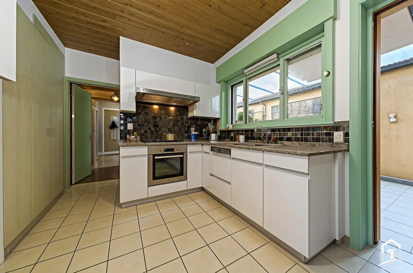 Gezellige en ruime gezinswoning foto 9