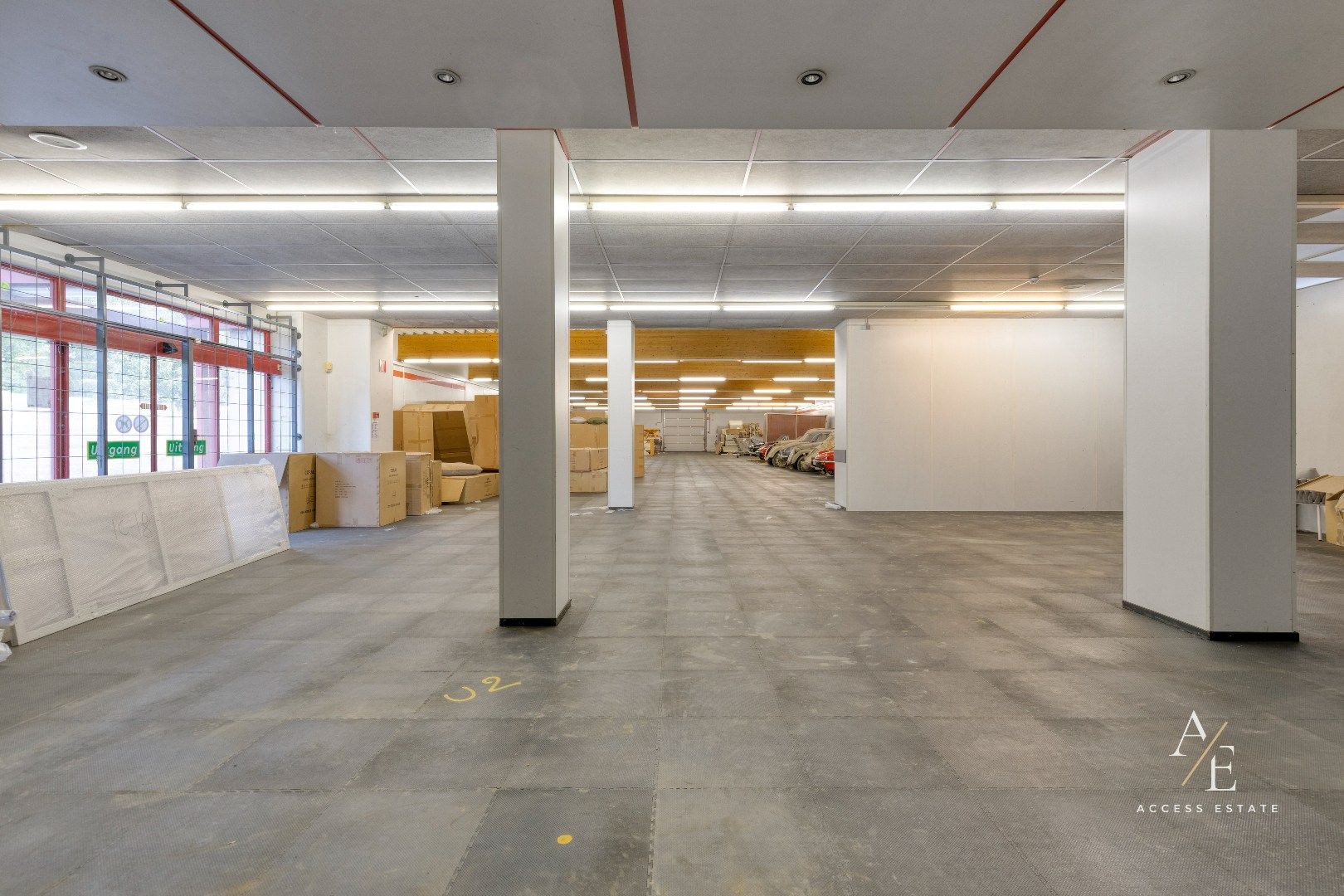 Commercieel gelegen grootwarenhuis op 4.255 m² (Kortrijksesteenweg) foto 9