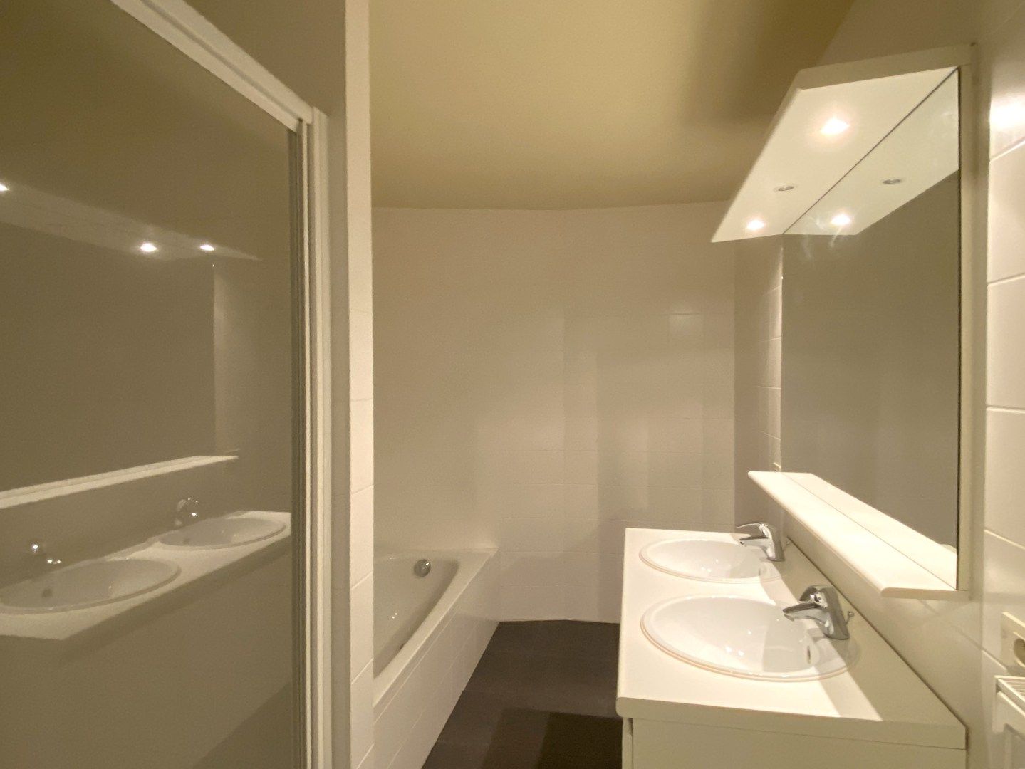 GEZELLIGE RIJWONING MET 3 SLPKS | KOER EN TERRAS foto 7