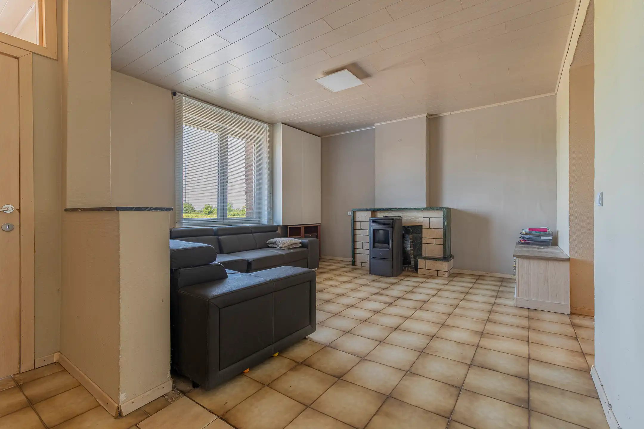 HAALTERT - Unieke renovatiekans op een groene locatie foto 3