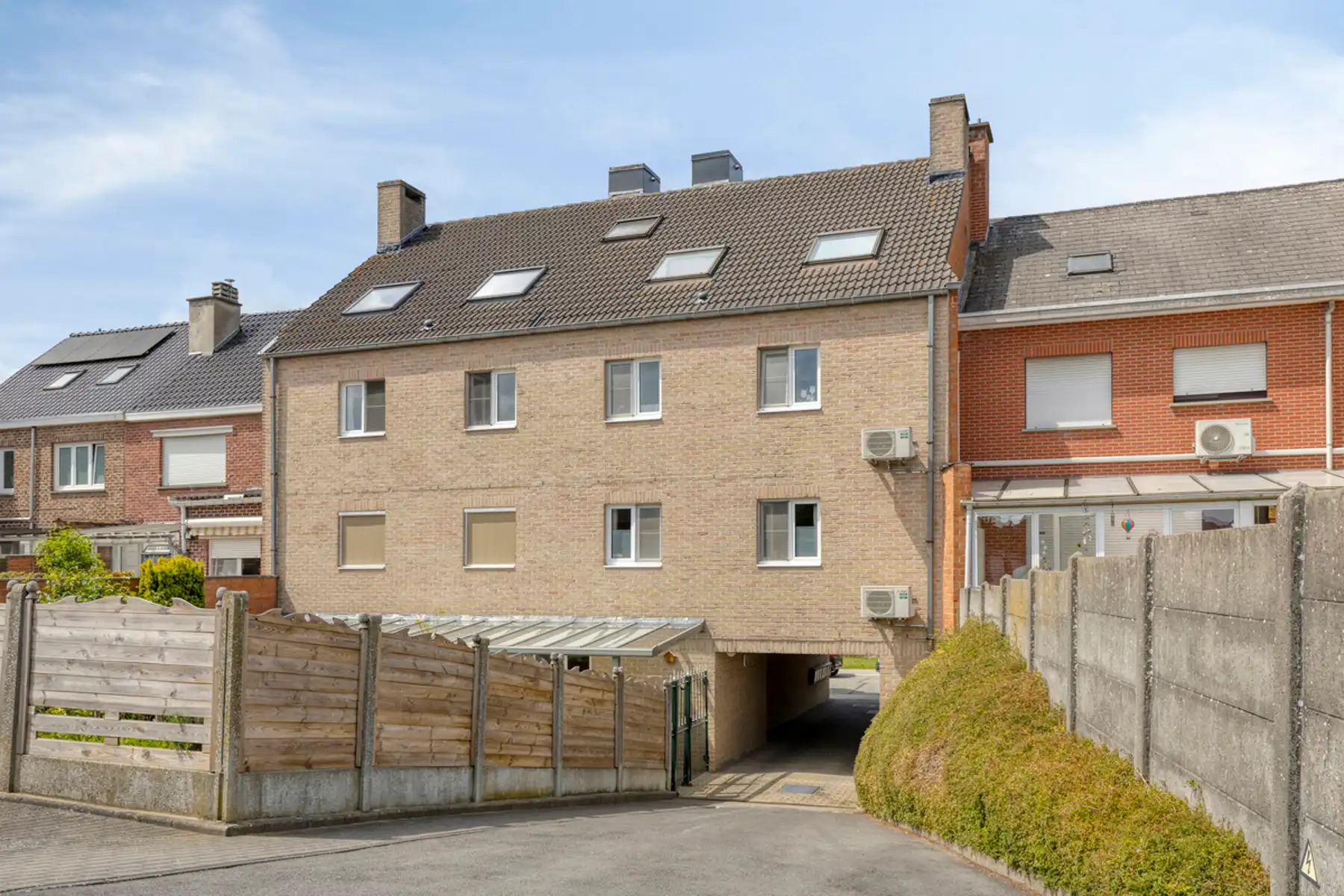 Instapklaar appartement in een groene omgeving met garage foto 13