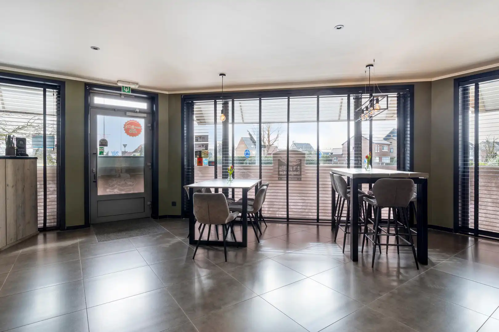 Te koop: Succesvolle broodjeszaak & trattoria met ruim overdekt terras foto 5