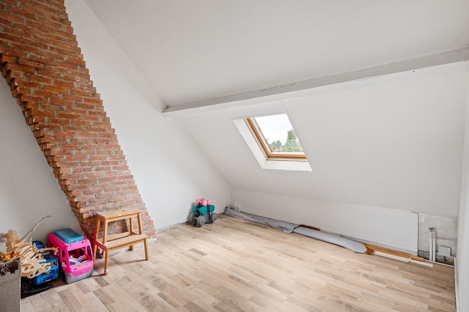 Huis met 4 slaapkamers en tuin te koop in Wijnegem! foto 16