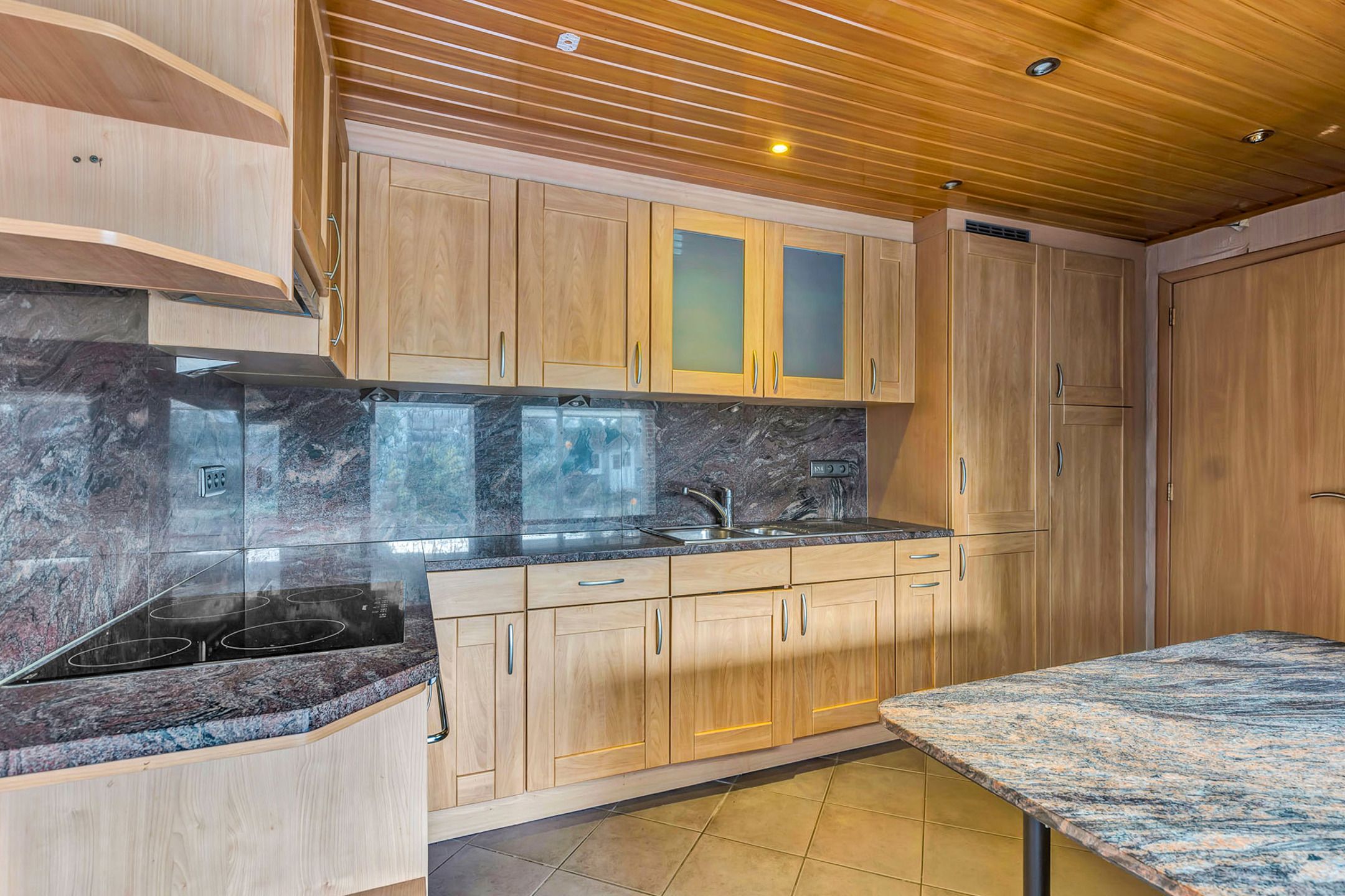 Te renoveren woning op toplocatie in Lede foto 4