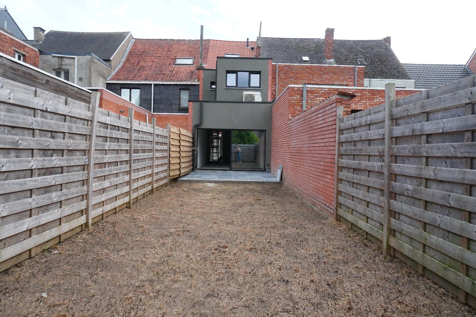 Gerenoveerde rijwoning in Lokeren, centrum. foto 14